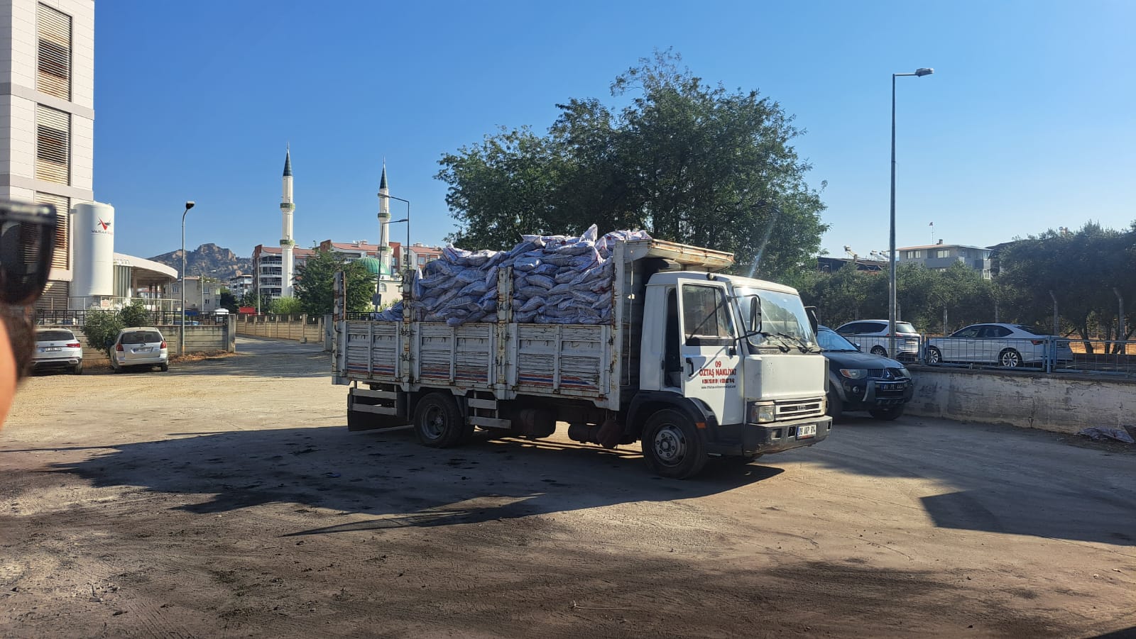 Nazilli Kaymakamligindan Kis Oncesi Komur Destegi 599241 B19020Fff0974334D055007E3E1505B4