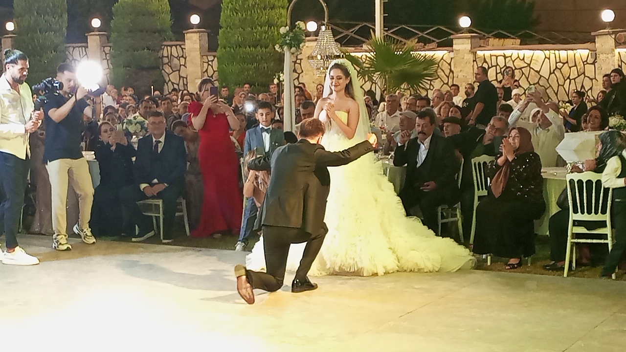 Nazillide Dillere Destan Dugun Akel Ve Erdek Ailelerinin En Mutlu Gunu 602765 F5Dd2A4Bb67E5E36E19335Efdae05Db6