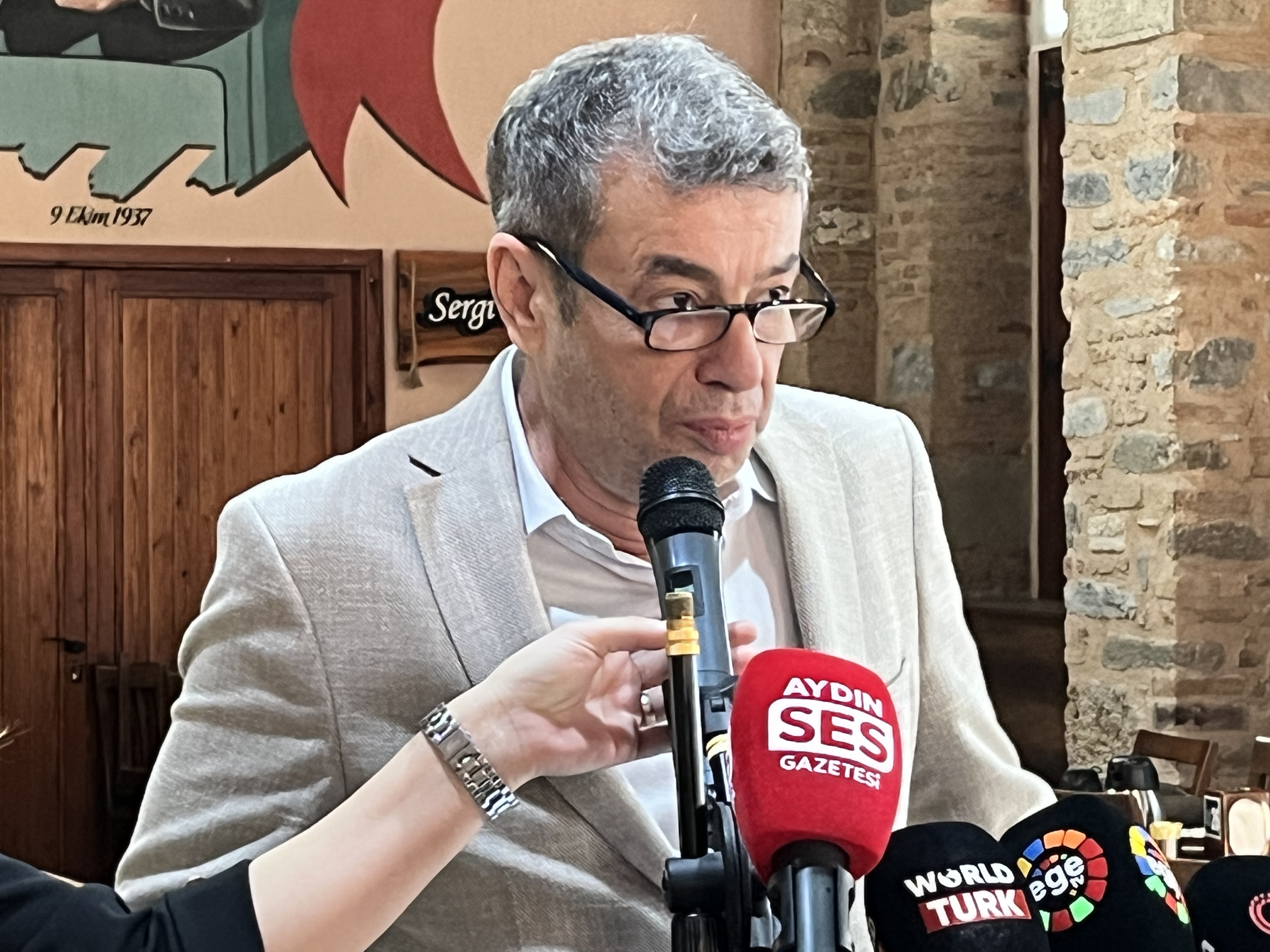 Nazillide Yilin Ahisi Secildi 50 Yillik Berber Ahmet Barina Sed Kusatildi 601660 0Ffe4Bdf07Ba02448B0569D352De5275