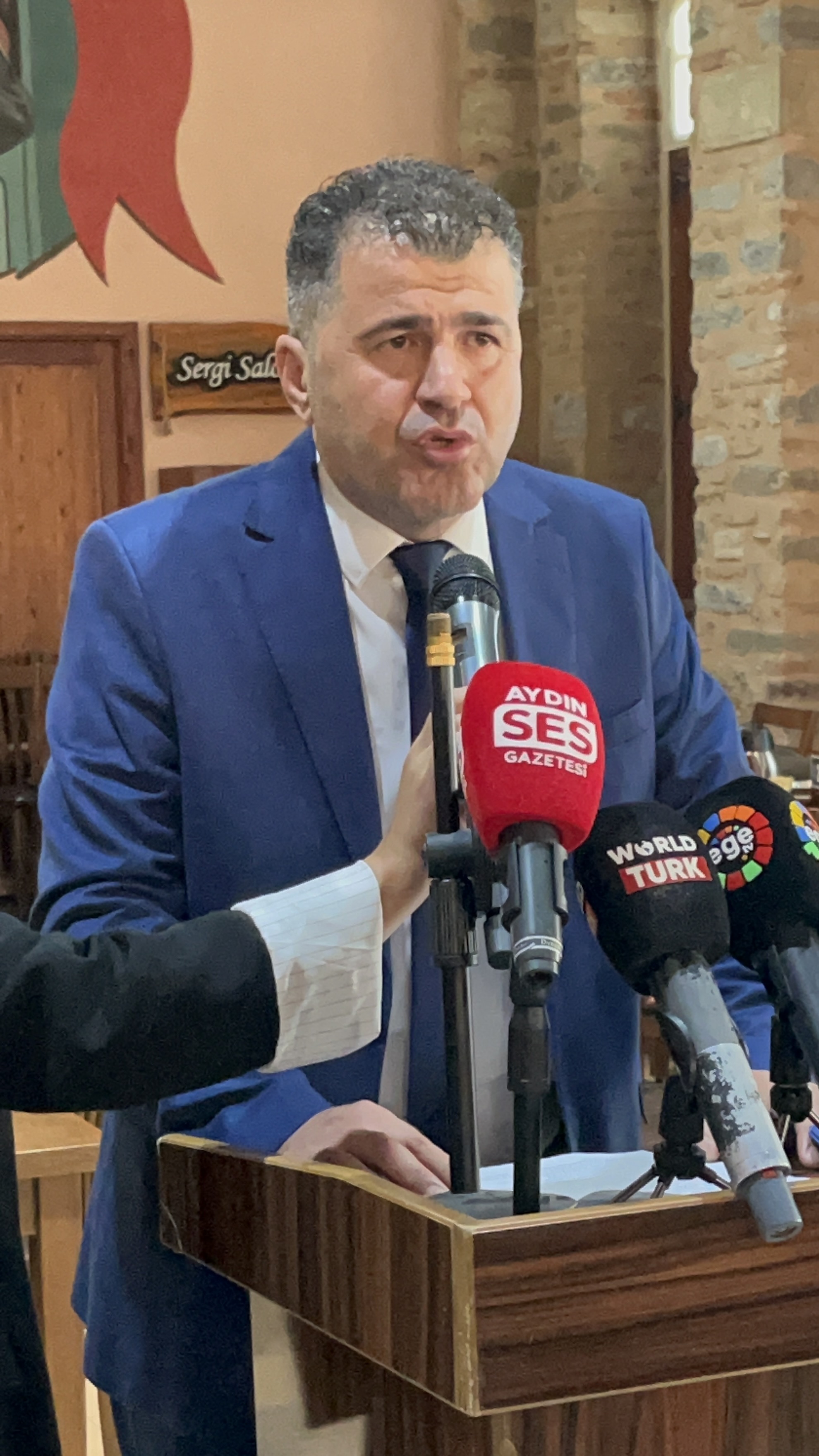 Nazillide Yilin Ahisi Secildi 50 Yillik Berber Ahmet Barina Sed Kusatildi 601660 Cda657278C7C513B705De192C6Da6B13