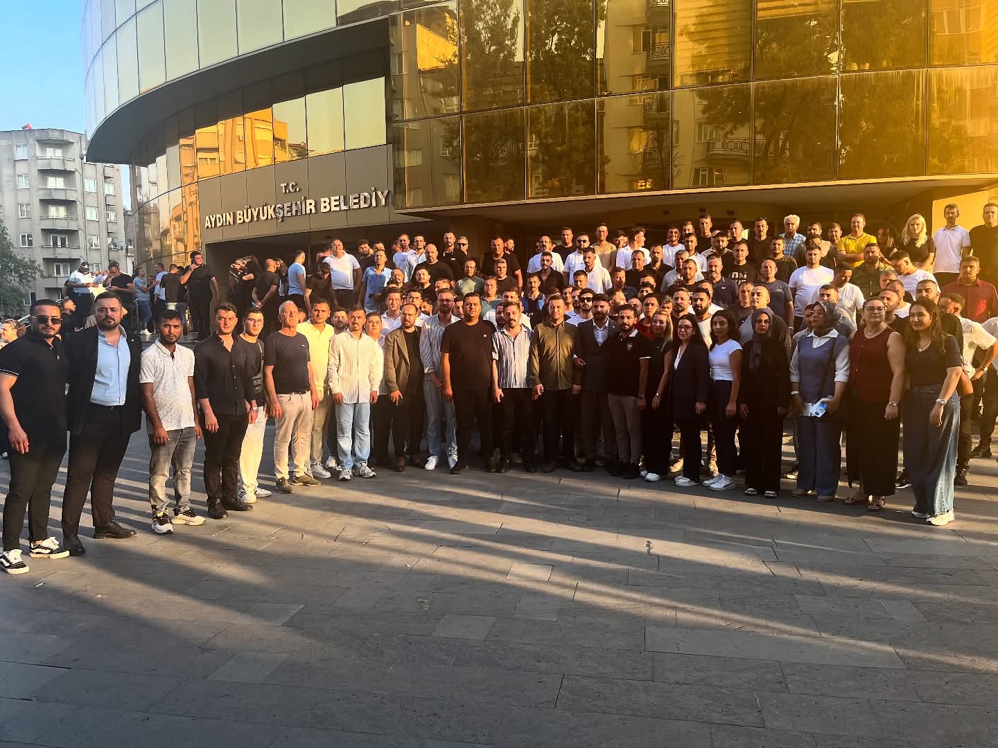 Ozipekten Chpye Sabotaj Tepkisi 598955 3865Ded21D823Cd275F30987610E2F59