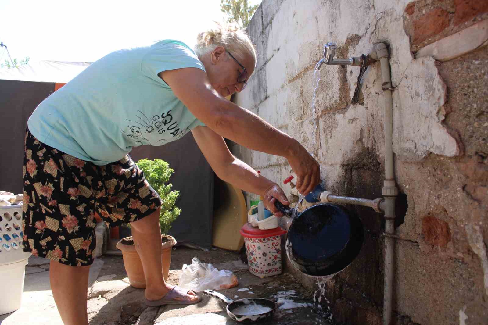 Torunu Ve Oglu Ile Cadirda Yasam Mucadelesi Veriyor 951Cdfb710A872923B6276C89Bfd5Eda