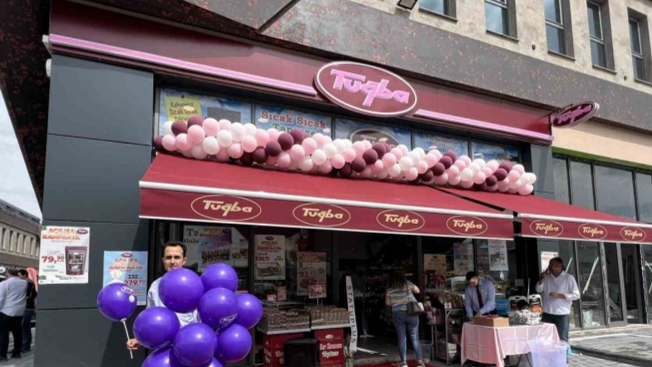 Tugba Kuruyemis 117 Magazasini M