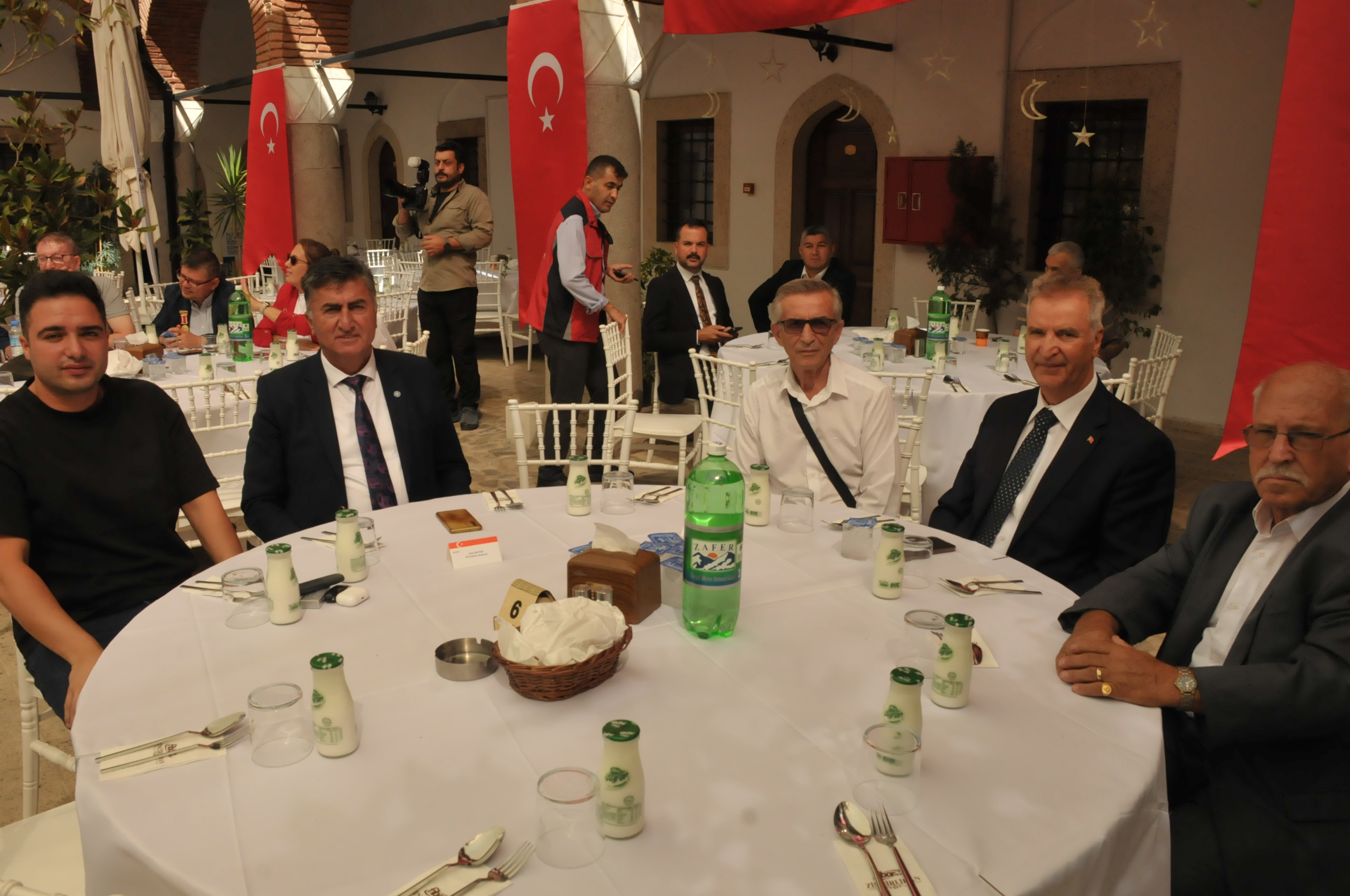 Vali Canbolat Sehit Aileleri Ve Gazilerle Yemekte Bulustu 600543 4B11Edafc79C0Bae222934391Af17A95