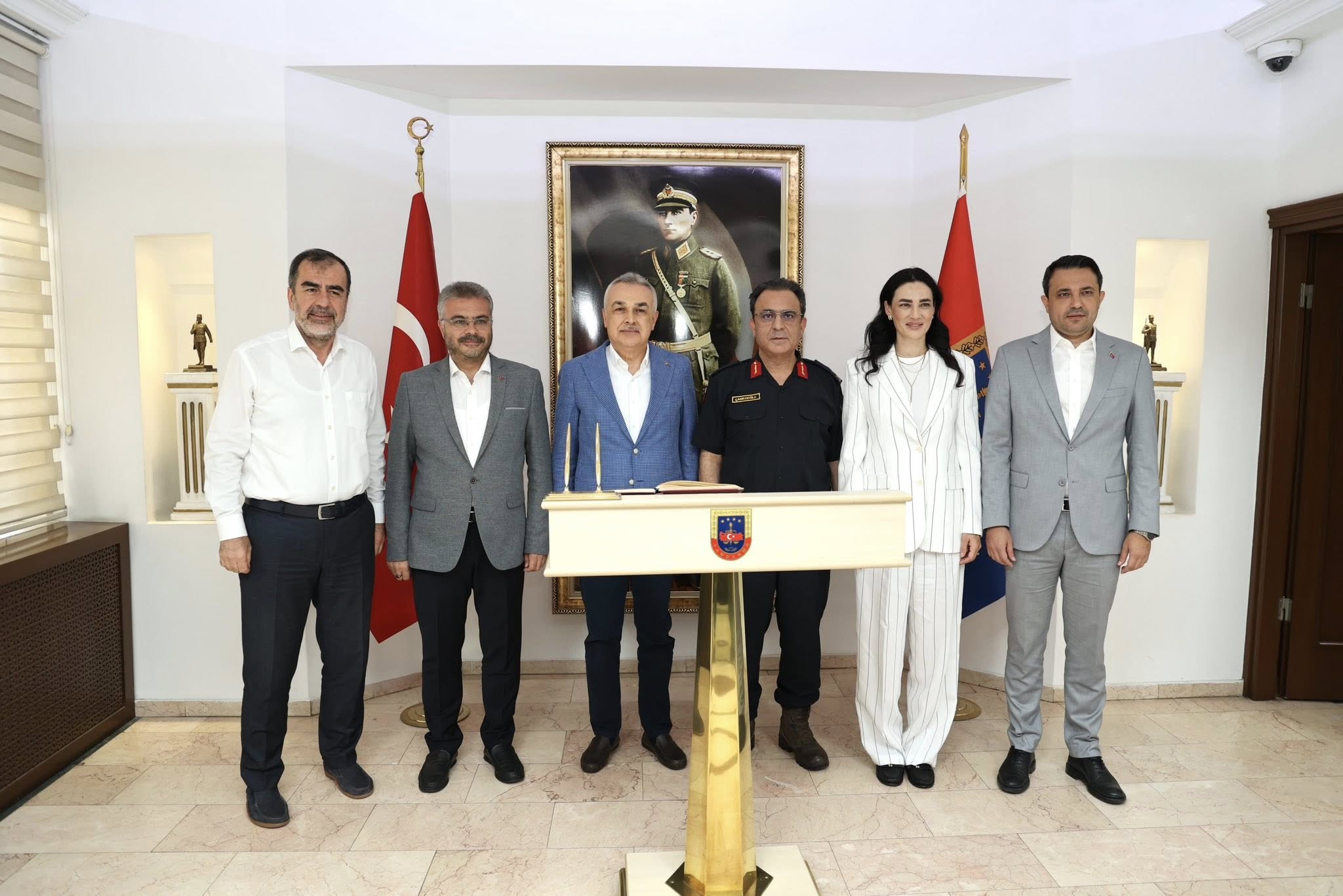 Yeni Jandarma Komutanina Hayirli Olsun Ziyareti 596898 2B89900Cd6C5C9B82Ab197Bb12C36D76