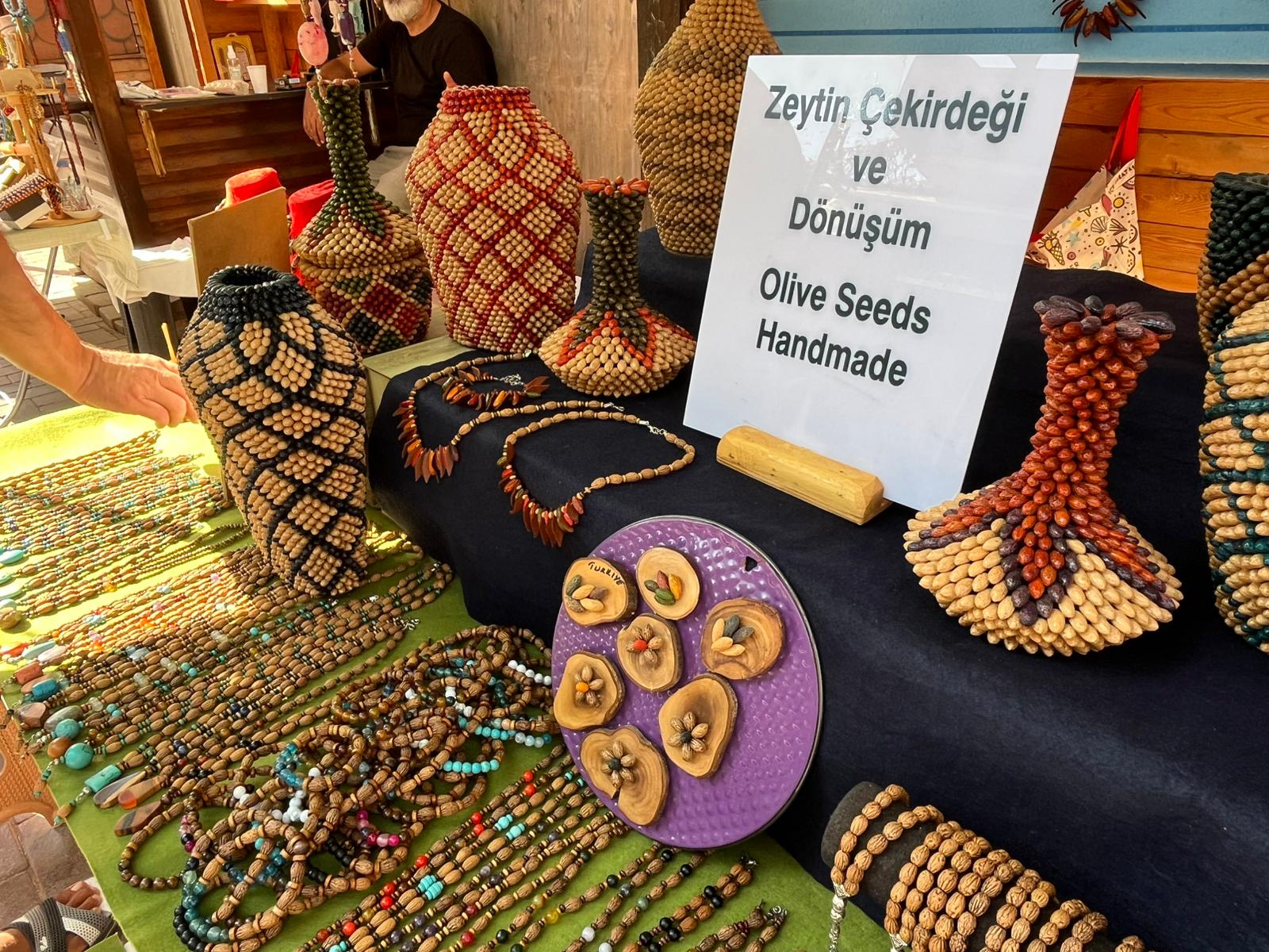 Zeytin Cekirdeginden Dogan Sanat Kent Sokaklarindan Cikip Kusadasini Evrensele Tasiyor 597505 1941856F60649487691140946Ad85Fc7