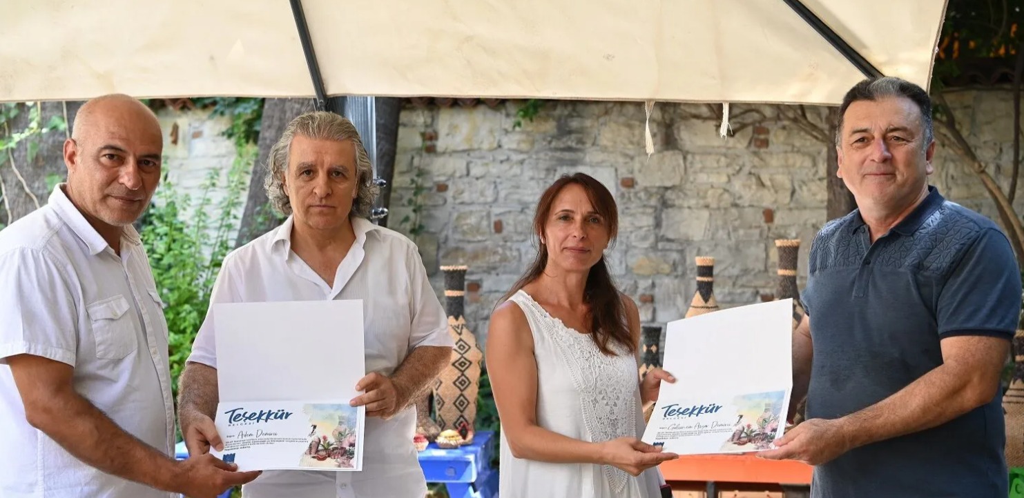 Zeytin Cekirdeginden Dogan Sanat Kent Sokaklarindan Cikip Kusadasini Evrensele Tasiyor 597505 A478D502Ca3864Dbae02Fdedb459168B