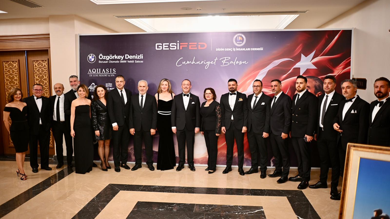 9 Geleneksel Gesifed Cumhuriyet Balosu Didimde Yapildi 610201 96D69F4681Aedf3462E68209376782C8