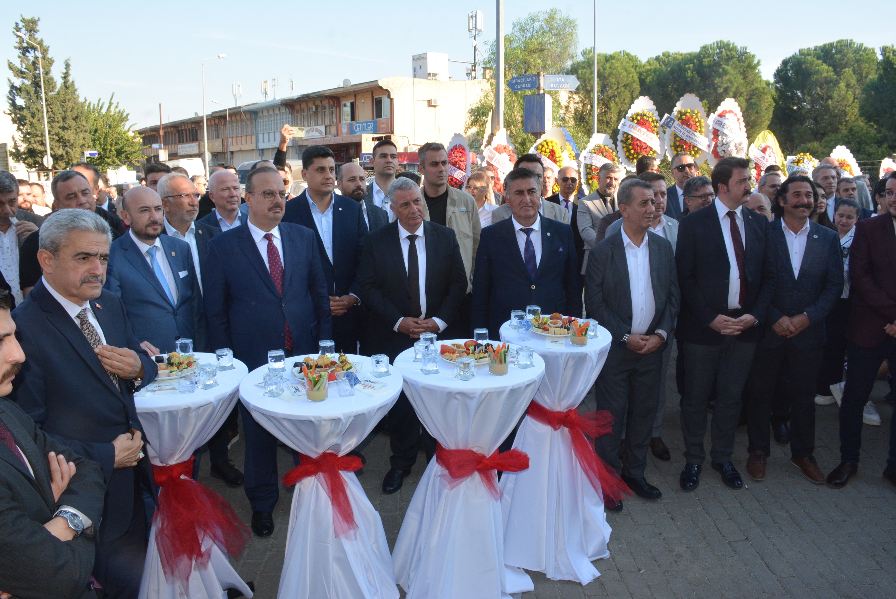 A 605872 28B056670998E1C6016E98A8162E559D