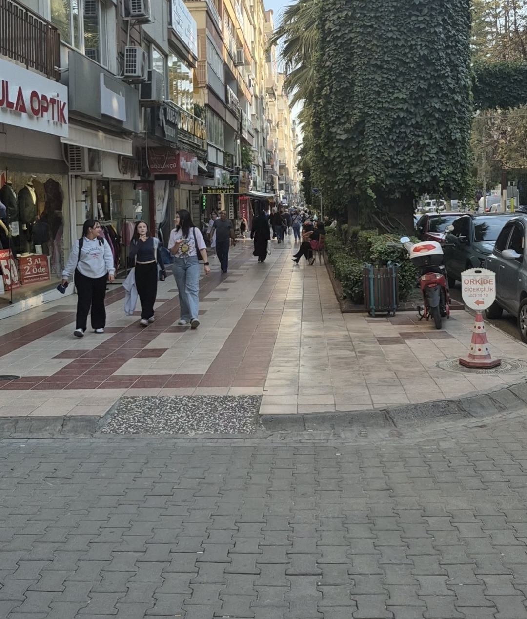 Adnan Menderes Bulvarindaki Degisme Esnaf Ve Vatandaslardan Tam Destek 607028 D01E383348B4Ad17028B7F247105B94A-1