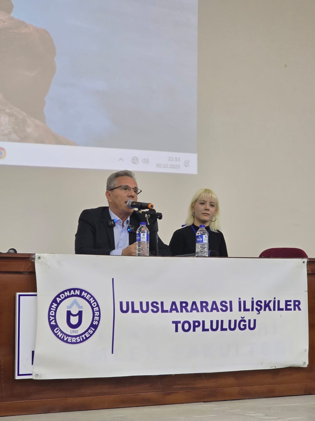 Adude Liderlik Ve Vizyon Soylesisinin Konugu Baskan Tetik Oldu 610883 B90B49823C8109Ea0Eb546Ff573Cbeeb