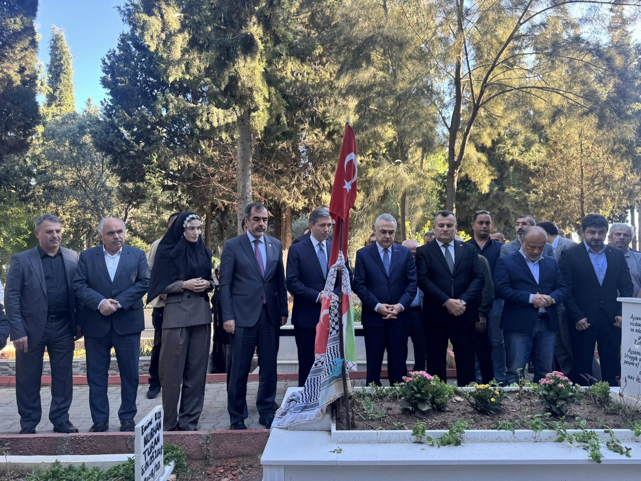 Ak Parti Genel Baskan Yardimcisi Sirakaya Filistin Sehidinin Mezarini Ziyaret Etti 605887 36Cf7Cc1E5D99355454822E3484Ba349