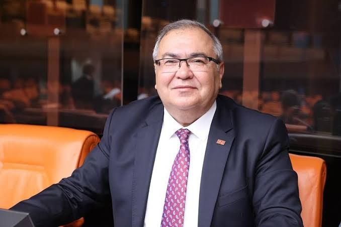Ak Partili Beyazittan Chpli Bulbule Sert Sozler Biz Konusmuyor Eser Uretiyoruz 607916 5A1D2298F6B451C2D4Bd2Bf8A775A0Fd