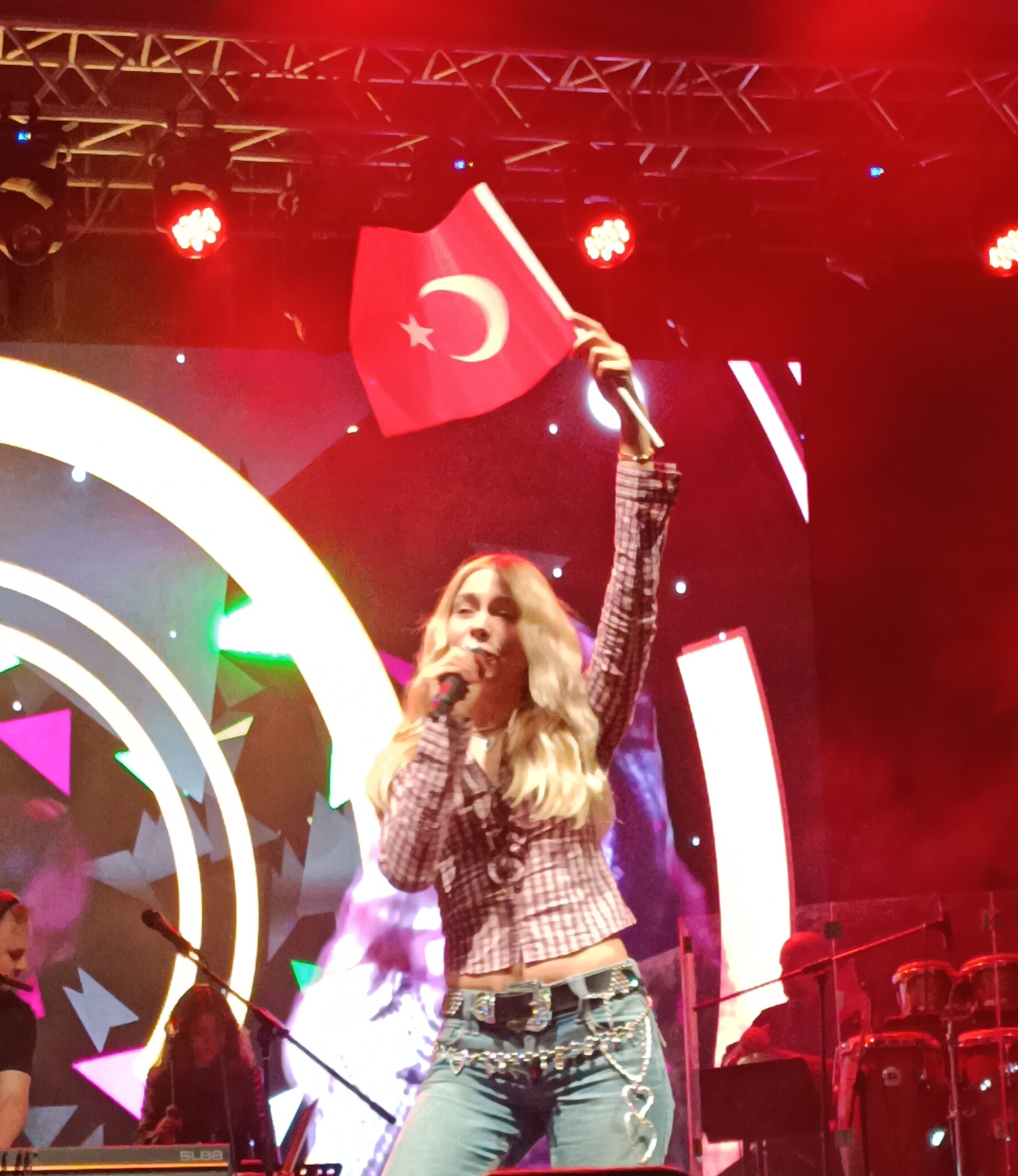 Aleyna Tilki Incirliovayi Salladi 610638 3E45D12A88422Cfa1F5F15Eb11F39665