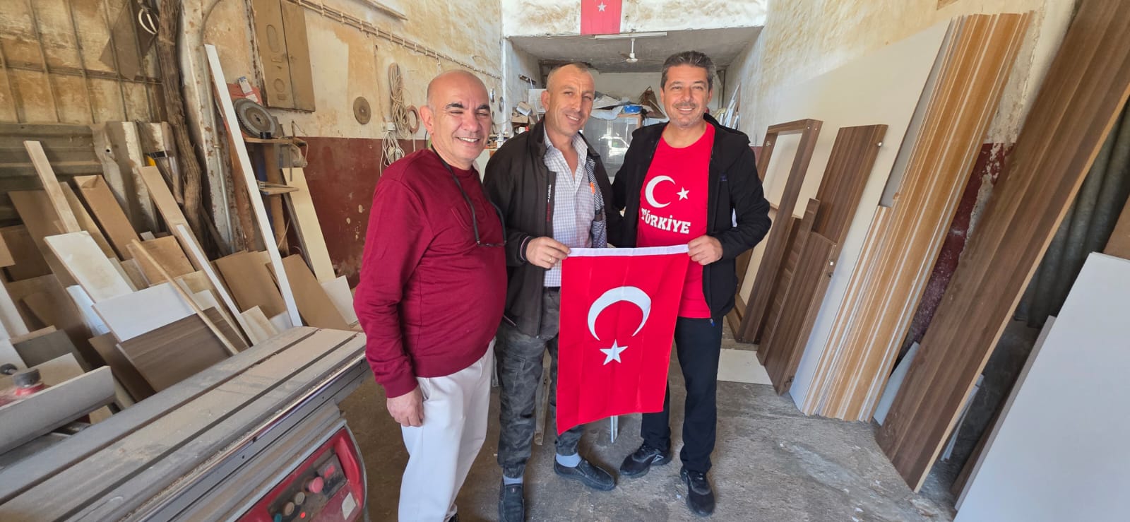 Aydin Marangozlar Odasindan Uyelerine Anlamli Hediye 610192 03Be10Abc530A50Fca7F528B889E9Adf