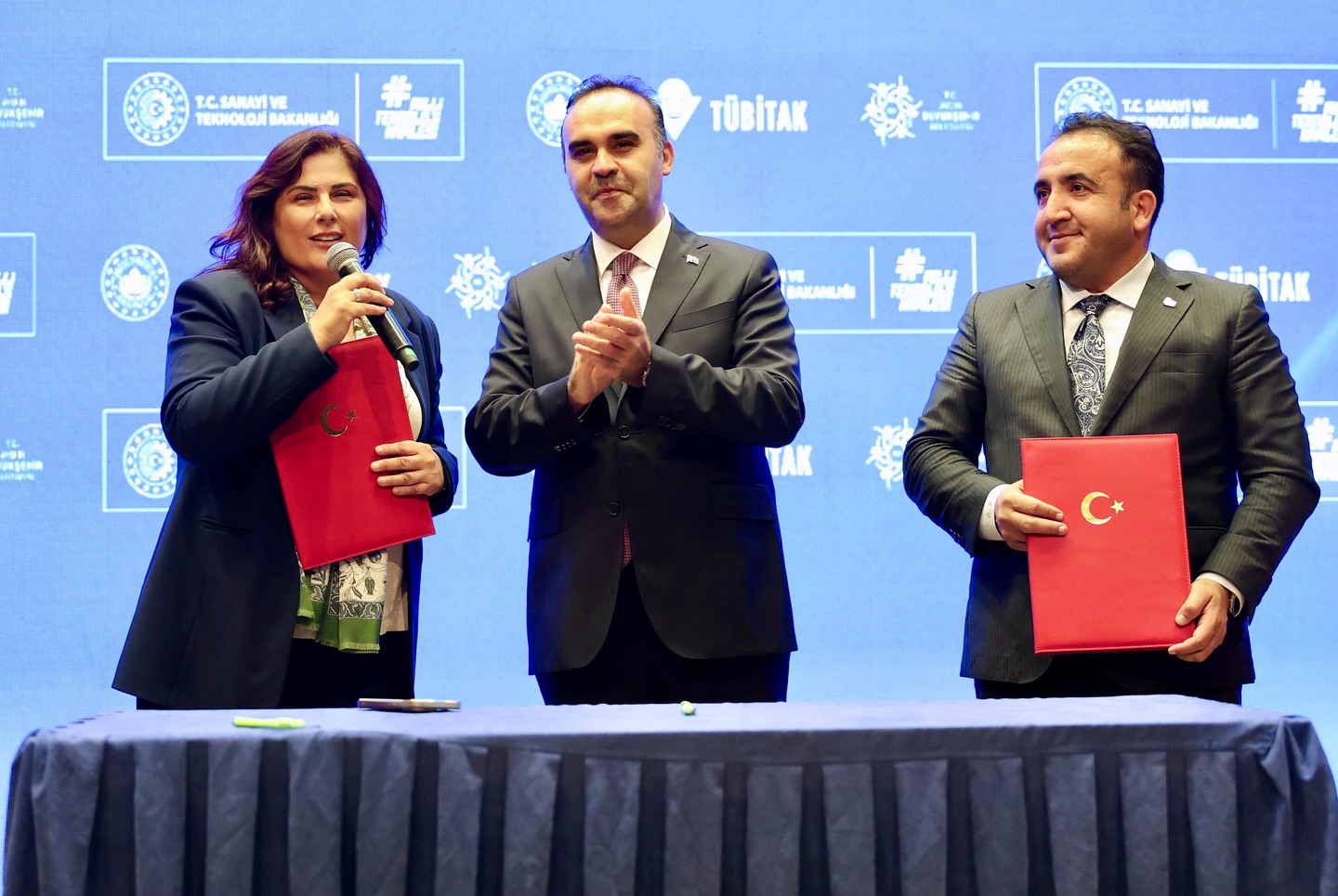 Aydina Bilim Ussu Geliyor 605119 5524Eca53Cf6F7E474Ada8C5E739A4Fd