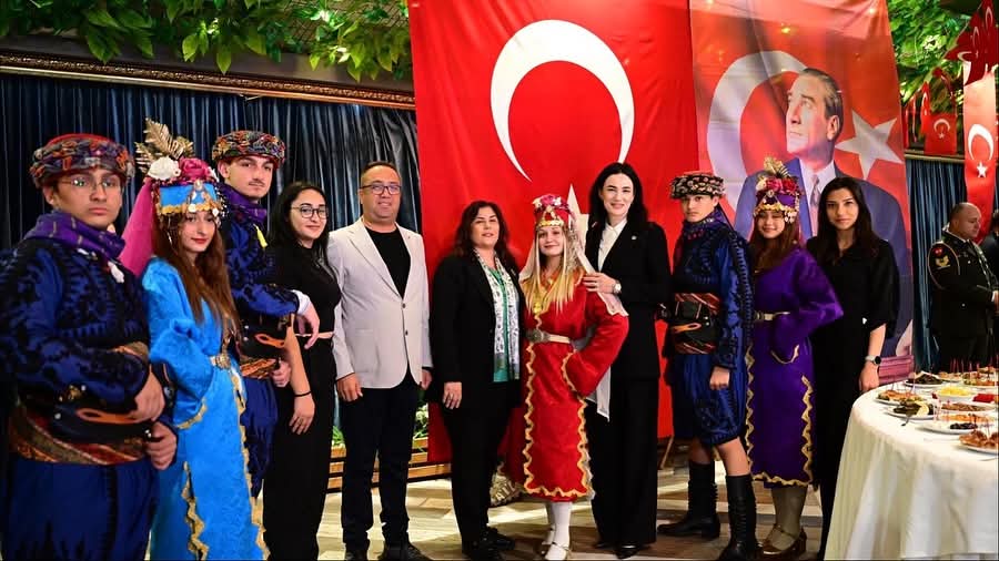 Aydinda Cumhuriyet Coskusu Taclandi 610417 4A7D6D874Eb6E4E3B1C22A5C73878Ee9