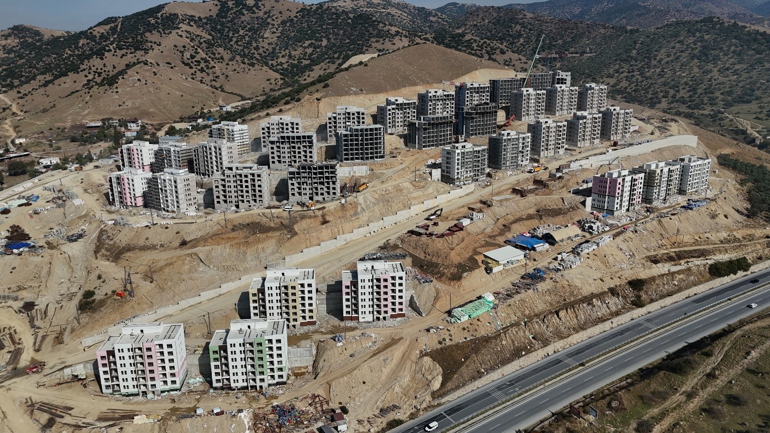 Aydinda Yuzyilin Konut Hamlesi Basliyor Savastan Aydina 7 Bin Yeni Konut Mujdesi 609304 58Bab6Fbf3E1C4D43Fd956A849F2C2Da