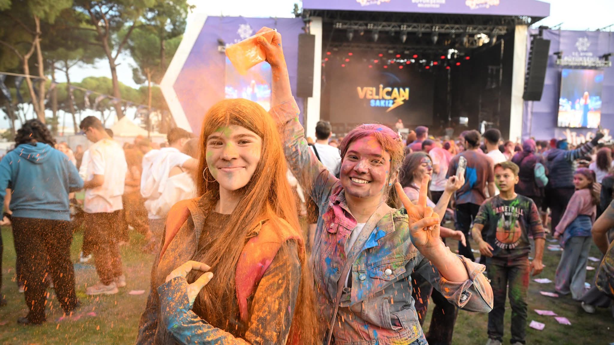 Aydinfestte Rengarenk Baslangic 609463 271429E460E05E27Ab46299F1496D2Ab