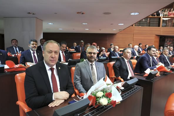 Aydinli Vekiller Meclis Acilisinda 603608 D22D0D52B9Ba3A8Ee008Fc53B84Cf4D8