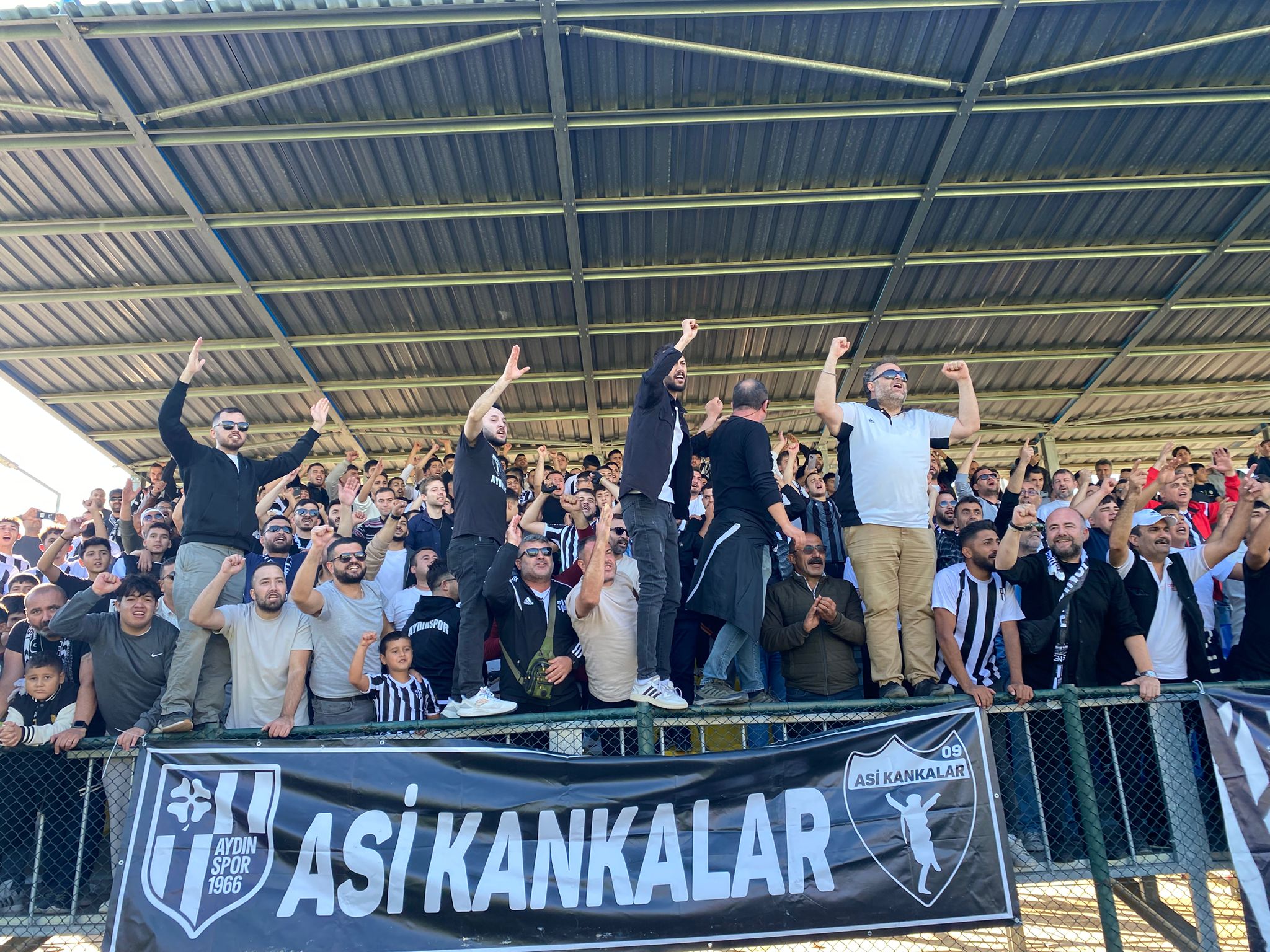 Aydinspordan Derbi Zaferi 3 Gunluk Takimdan Tarihi Galibiyet 606227 4C0Aa4758B3Fda522242930F842F1E6C