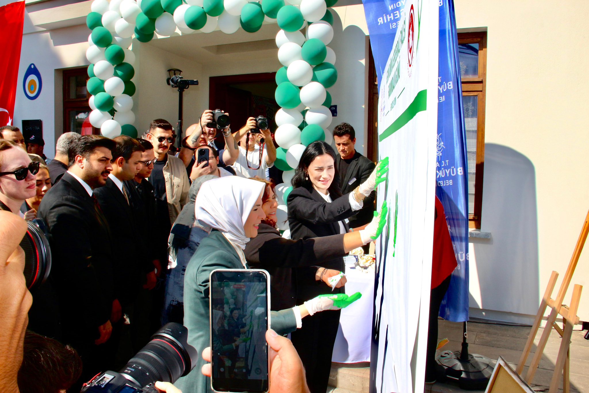 Bakan Goktastan Otizm Yasam Merkezine Ovgu 604728 8129F250C073B3D7Ac3F6F610Dd0A896