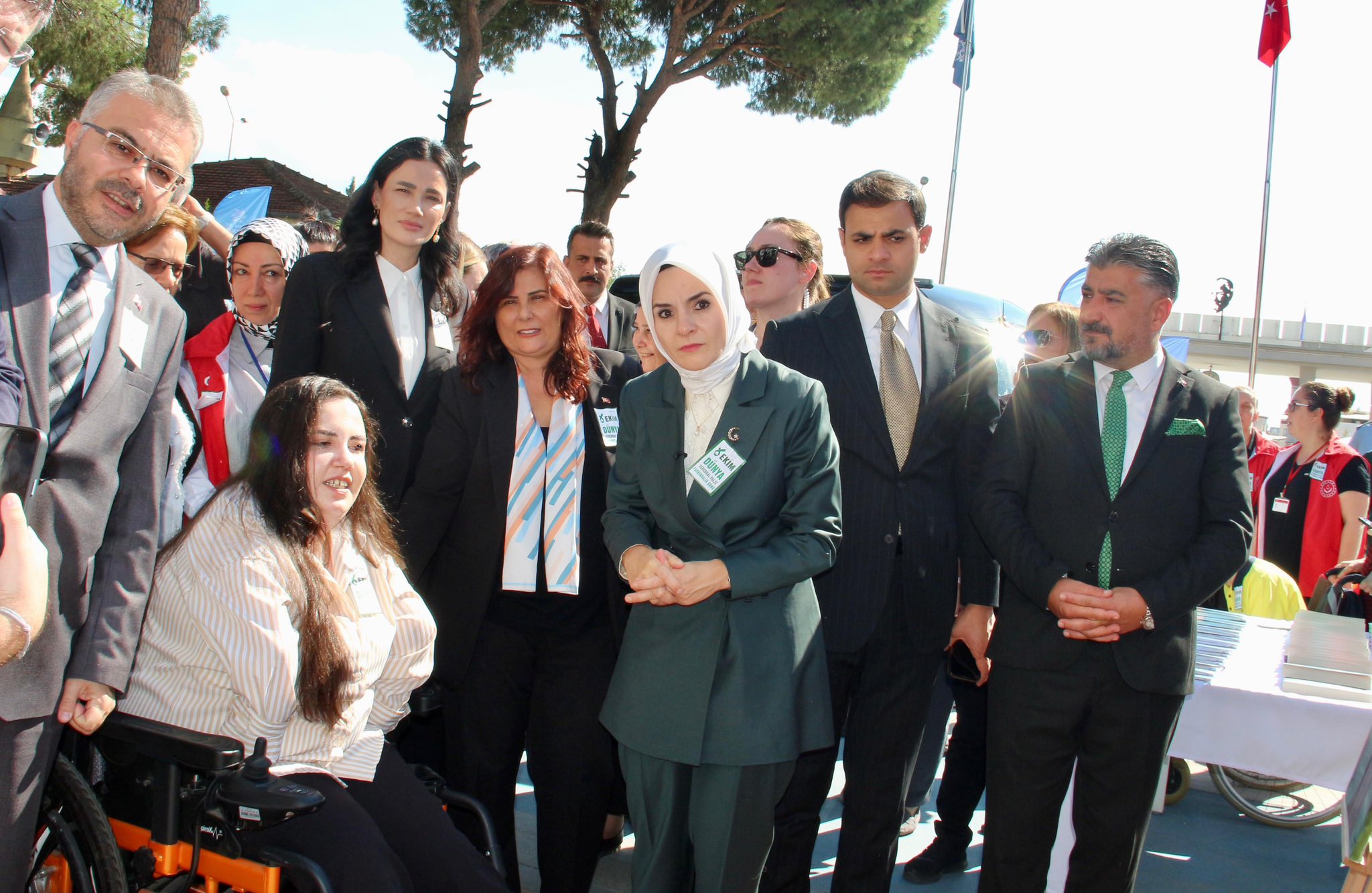 Bakan Goktastan Otizm Yasam Merkezine Ovgu 604728 Dc07Ba7Bb6Bef48Ea271A0Fbb0Ce785A