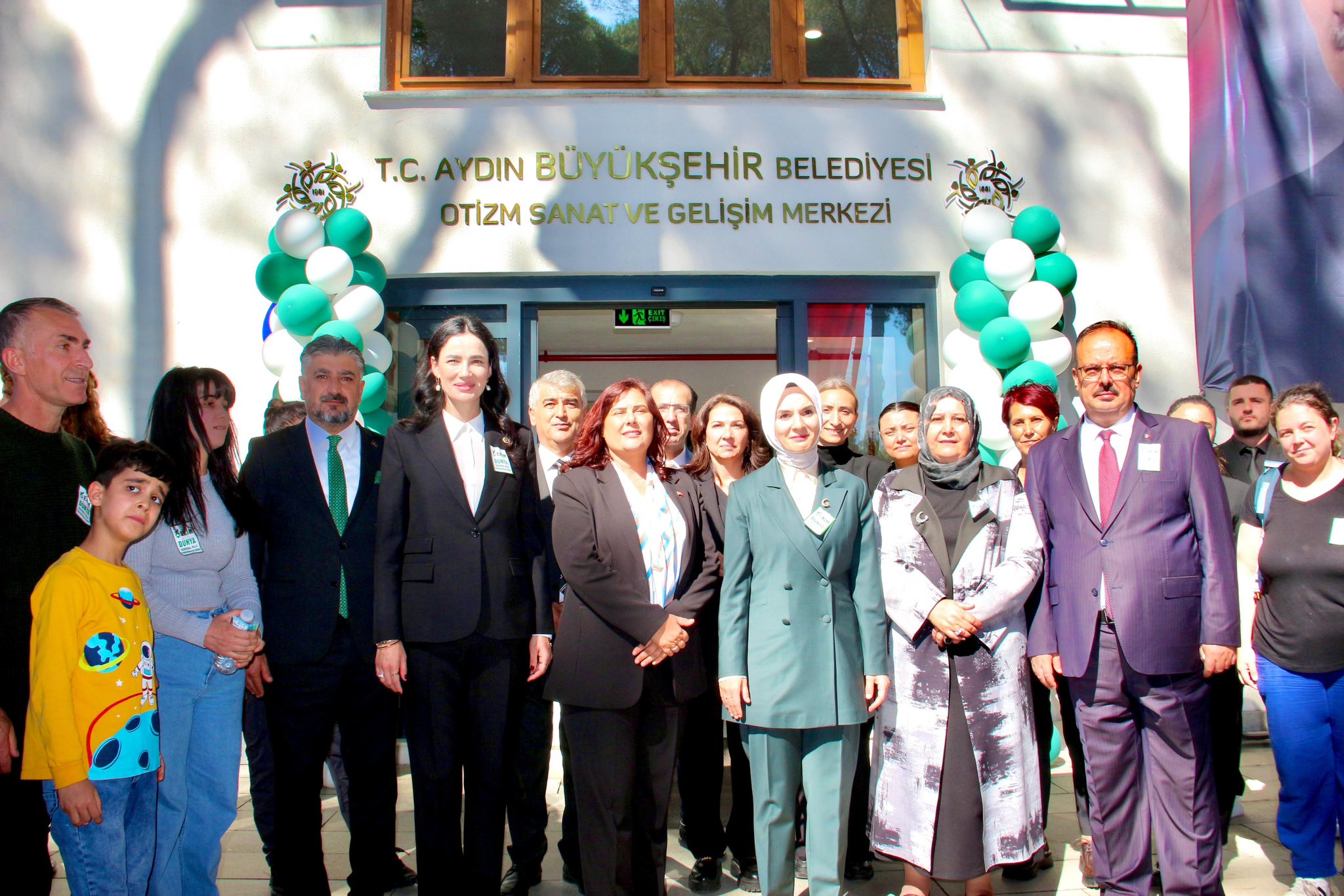 Bakan Goktastan Otizm Yasam Merkezine Ovgu 604728 Ec5Da53C74Dc9Ba38C2300417Dd617D2
