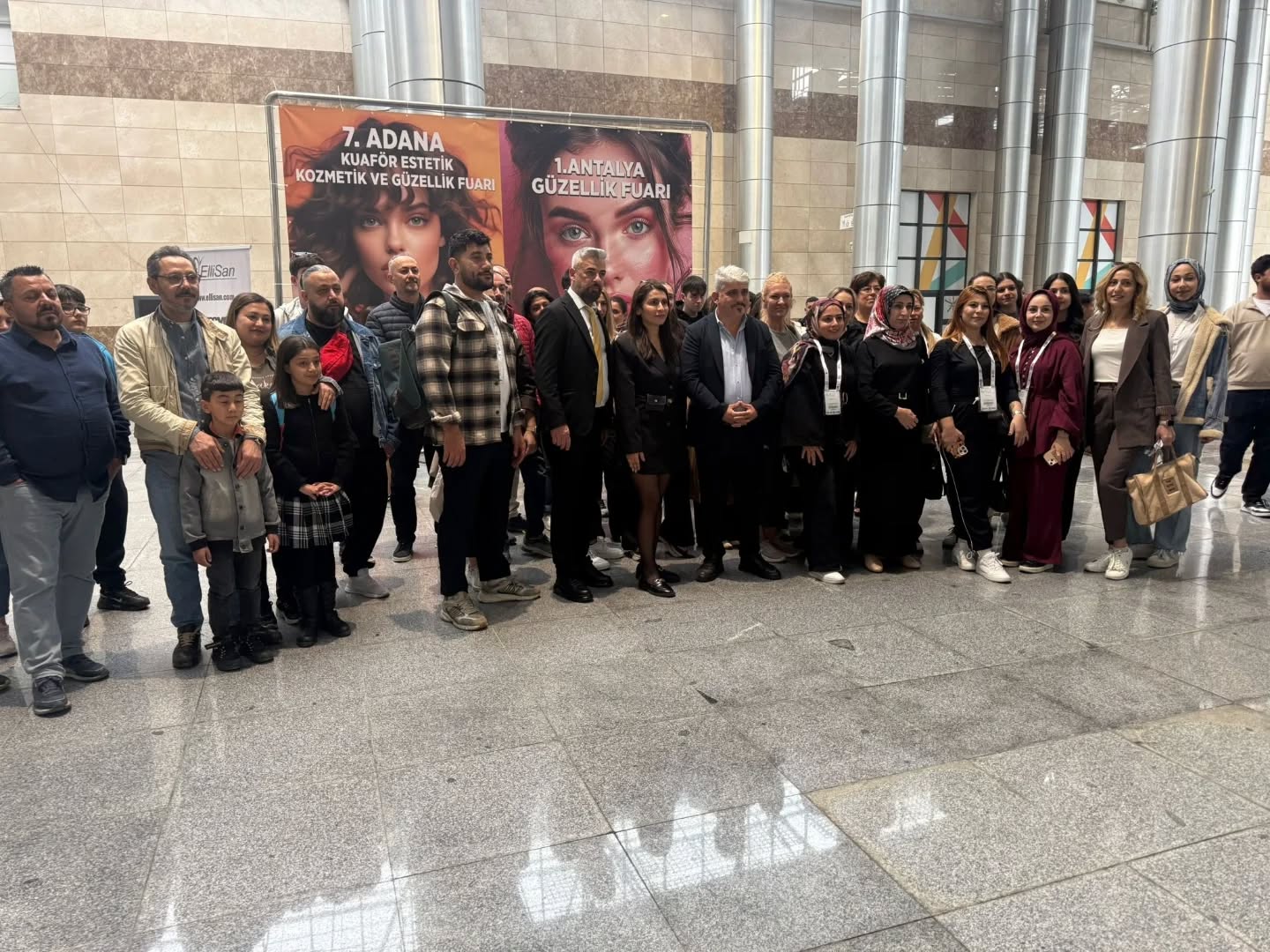 Baskan Avsar Ve Yonetimi Uyelerini Yine Fuara Goturdu 607988 C02232E31Dfb976Ecd137478F94E545C