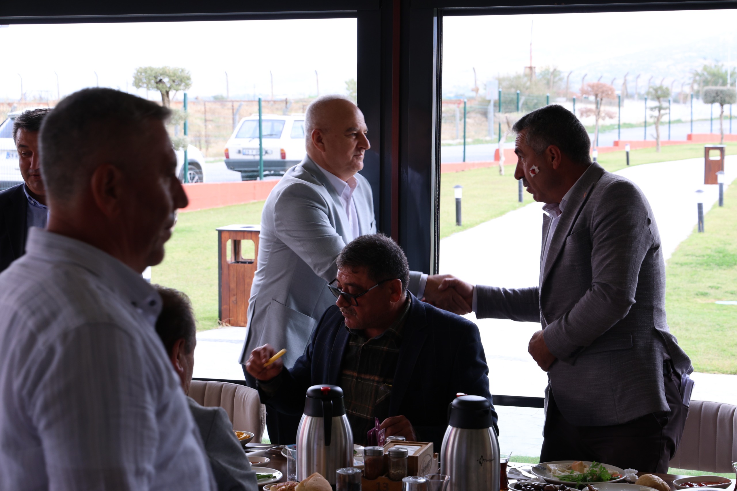 Baskan Kivrak Muhtarlarla Bulustu Tek Amacimiz Cineye En Iyi Hizmeti Sunmak 609050 67C002Cc7C245F4Ace7212E7Ed1B496B