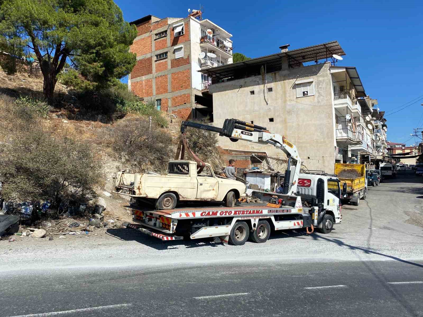 Bozdoganda Yol Kenarlari Hurda Araclardan Temizlendi 575A0Ff5913Efc32Fb8A0Fc575F5915B