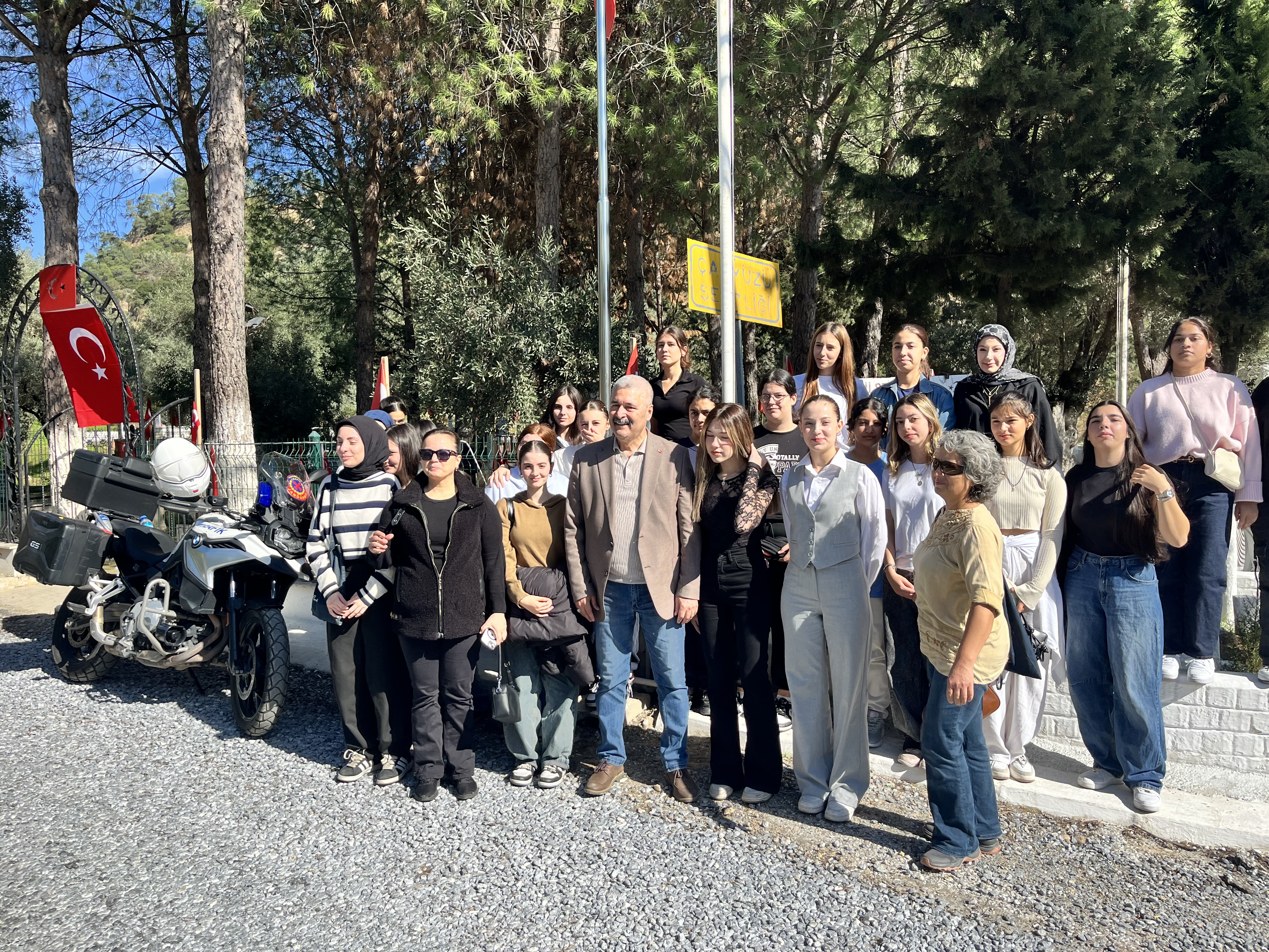 Cayyuzu Sehitleri Dualarla Anildi Eller Semaya Sehitler Icin Kalkti 609612 3D7B78B74Dbaeccaa8A819A924529150