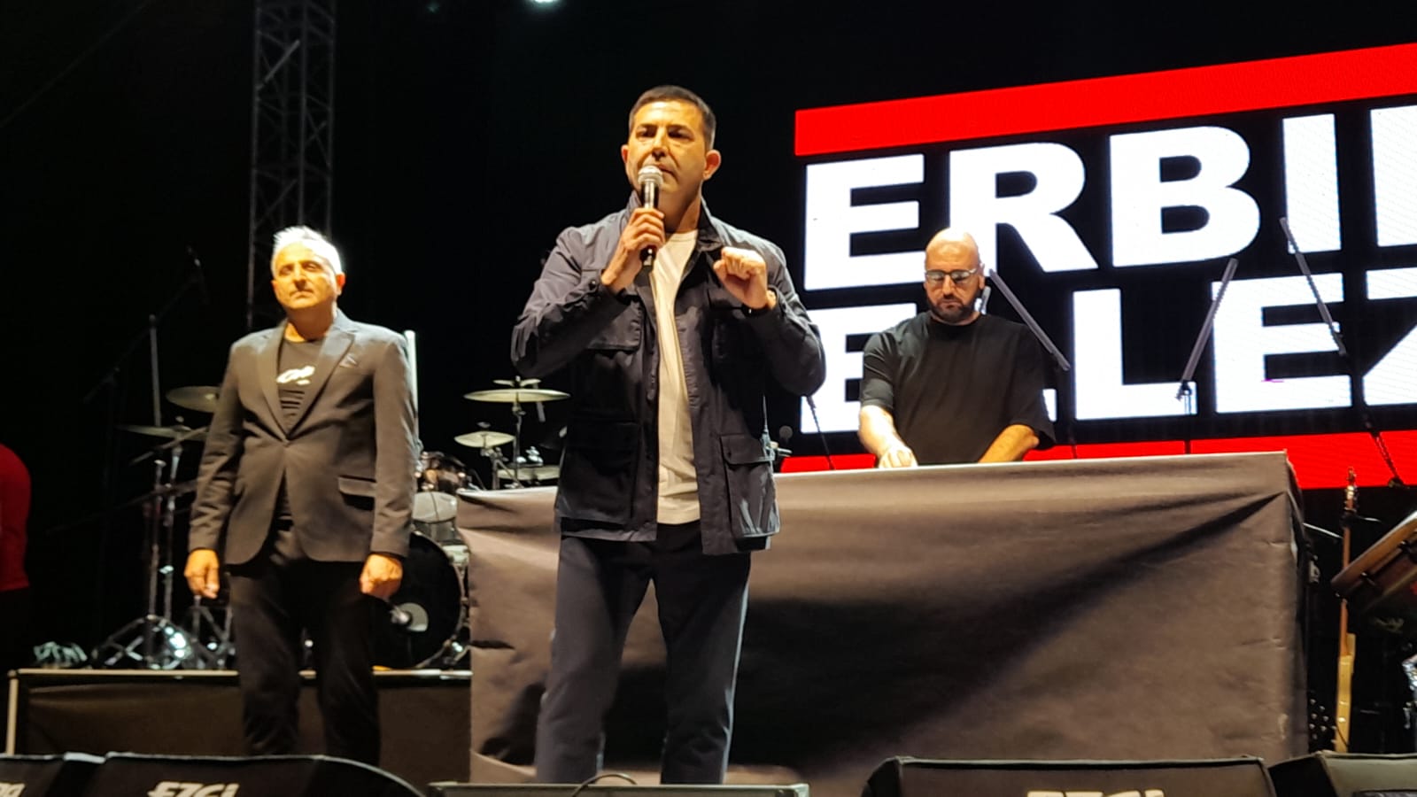 Cumhuriyet Coskusu Kusadasinda Sokaklara Tasti 610420 64A90C7E5E09Af96D4D32378260A2B73