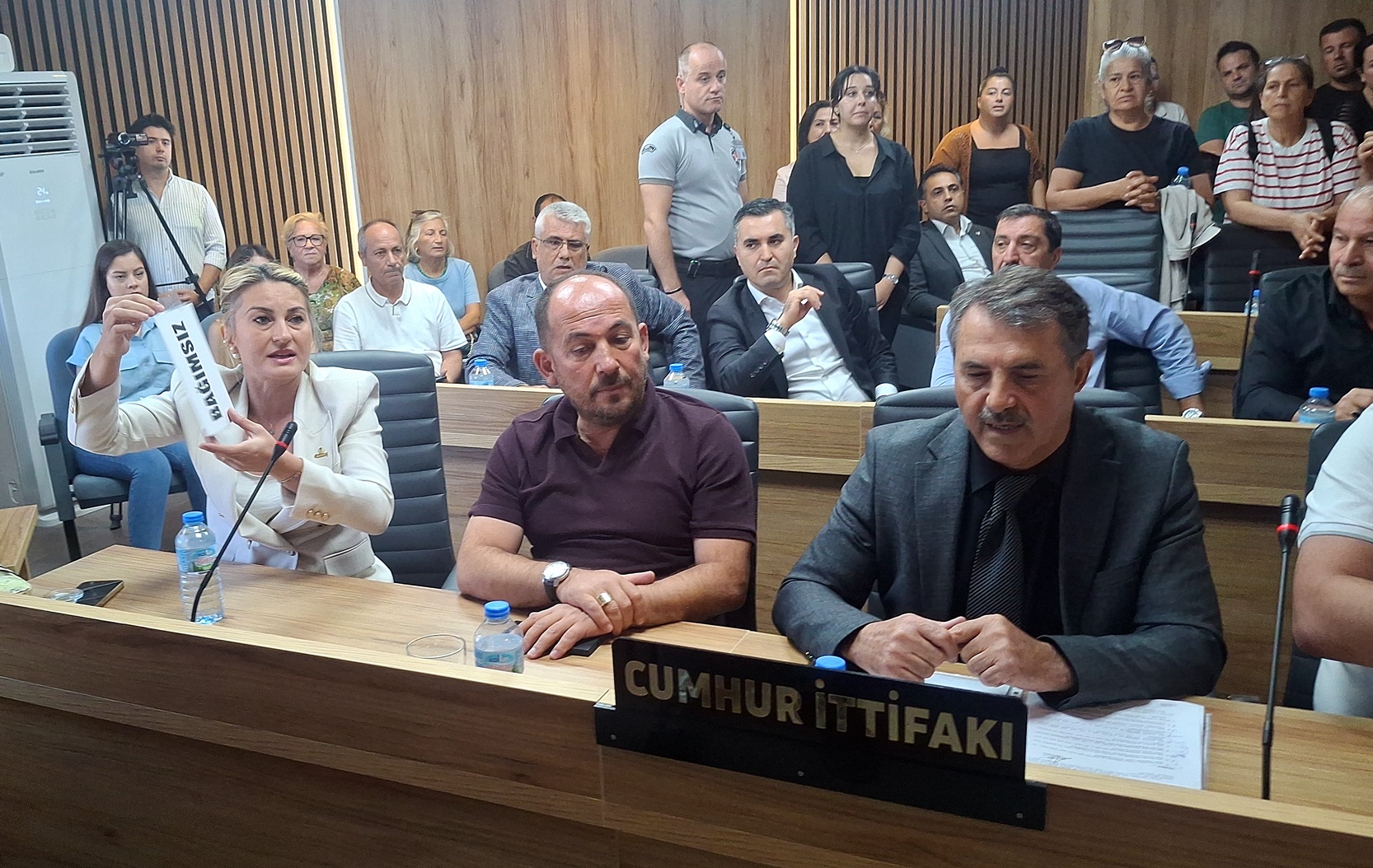 Didim Belediye Meclisinde Protesto Krizi 603424 2662B8Bda3E4356289E9082Ce3D3A050