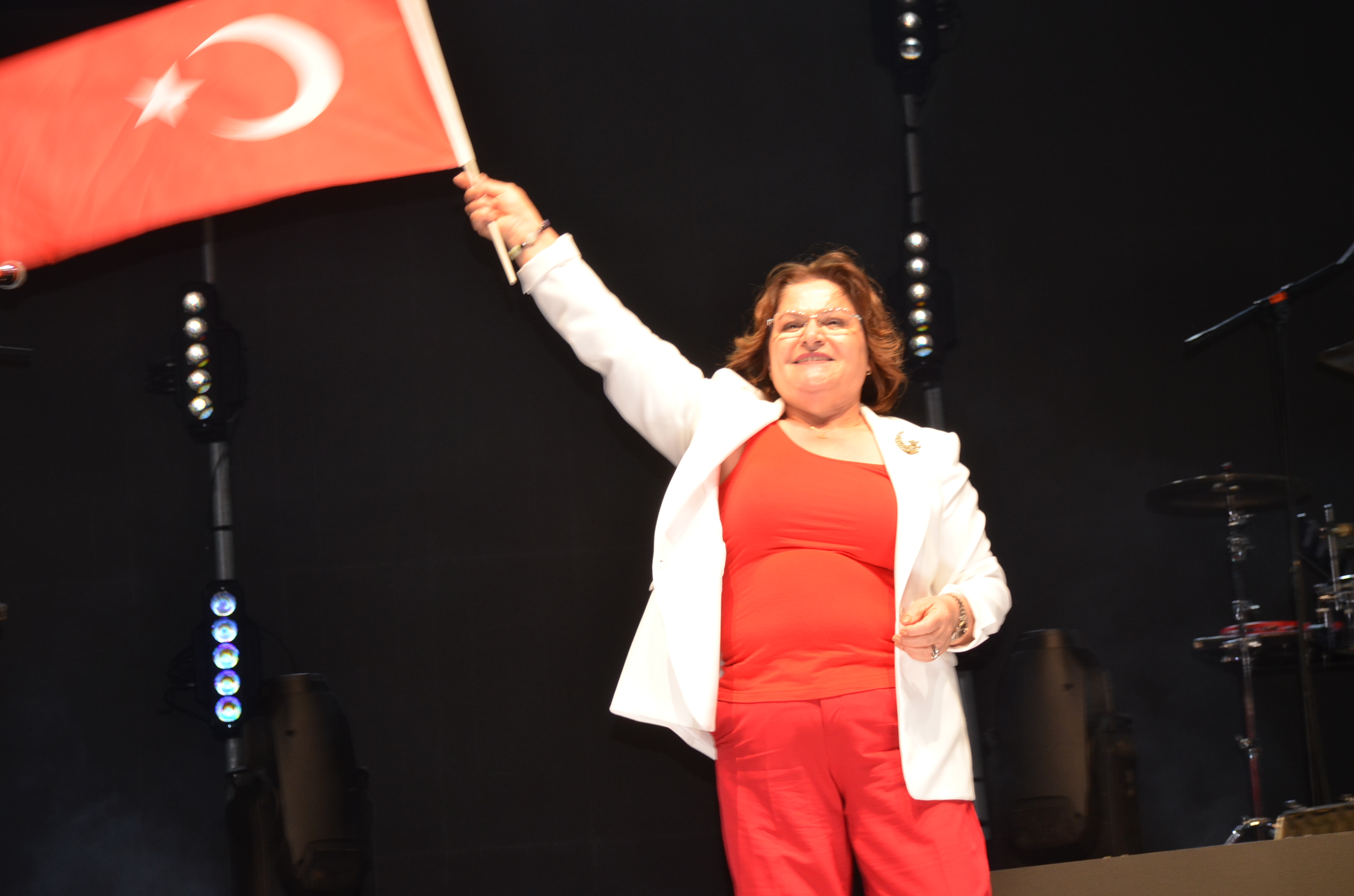 Didimde 29 Ekim Coskusu Simge Konseriyle Kutlandi 610416 36A5B2E892C1Cf6D2B8B6C71C6De11Ff