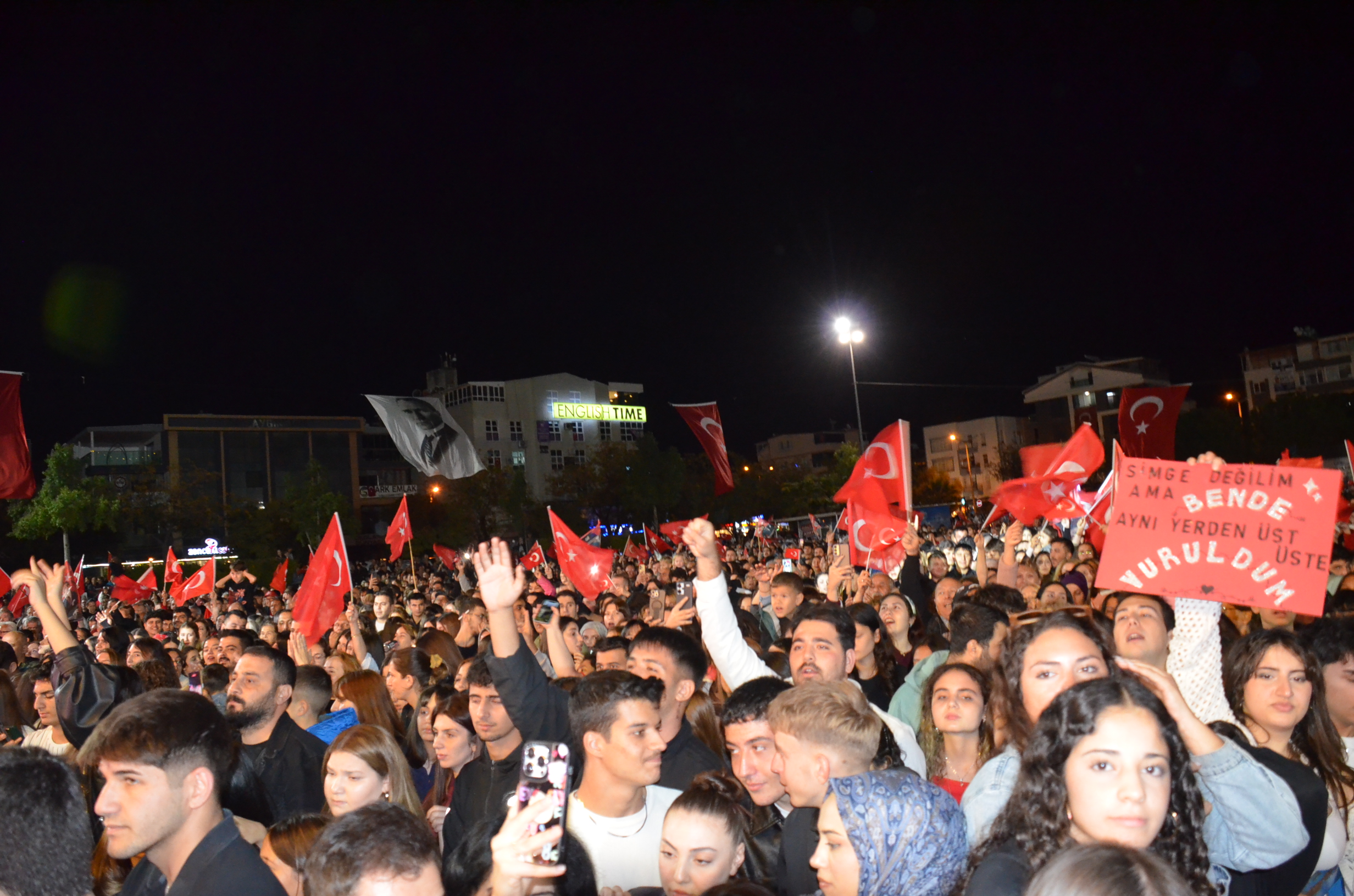 Didimde 29 Ekim Coskusu Simge Konseriyle Kutlandi 610416 D43C687Eeed86421Bd86D94466815C2F