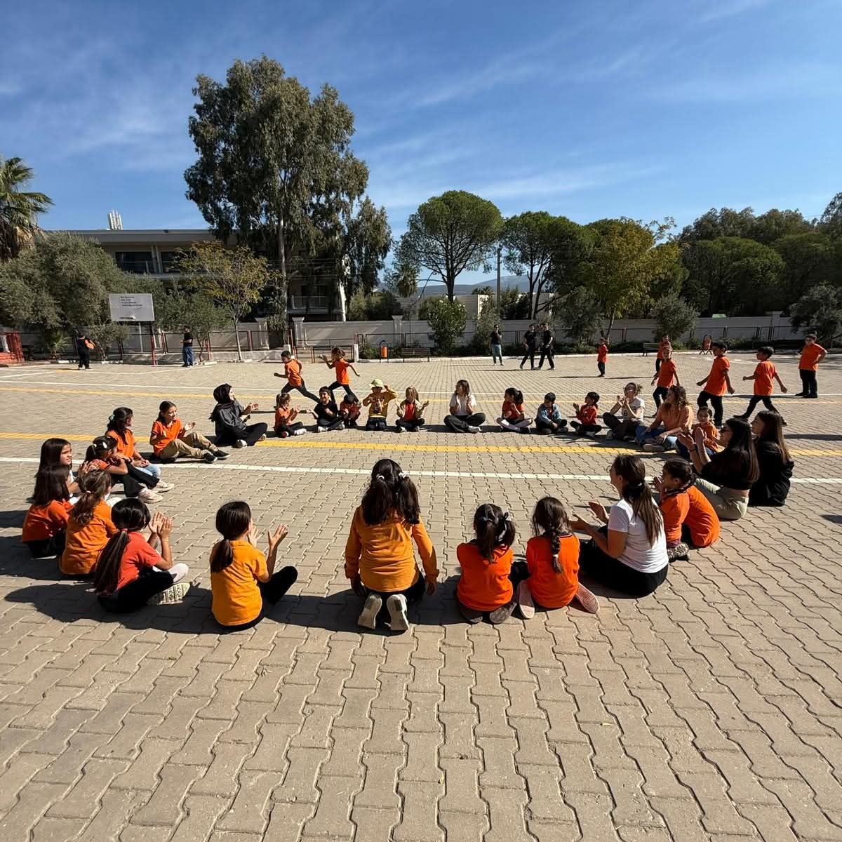 Didimde Universitelilerle Ilkokul Ogrencileri Etkinlikte Bulustu 607247 Fb3C0A4Eb49Eeb8446C3B1F46F5B4875