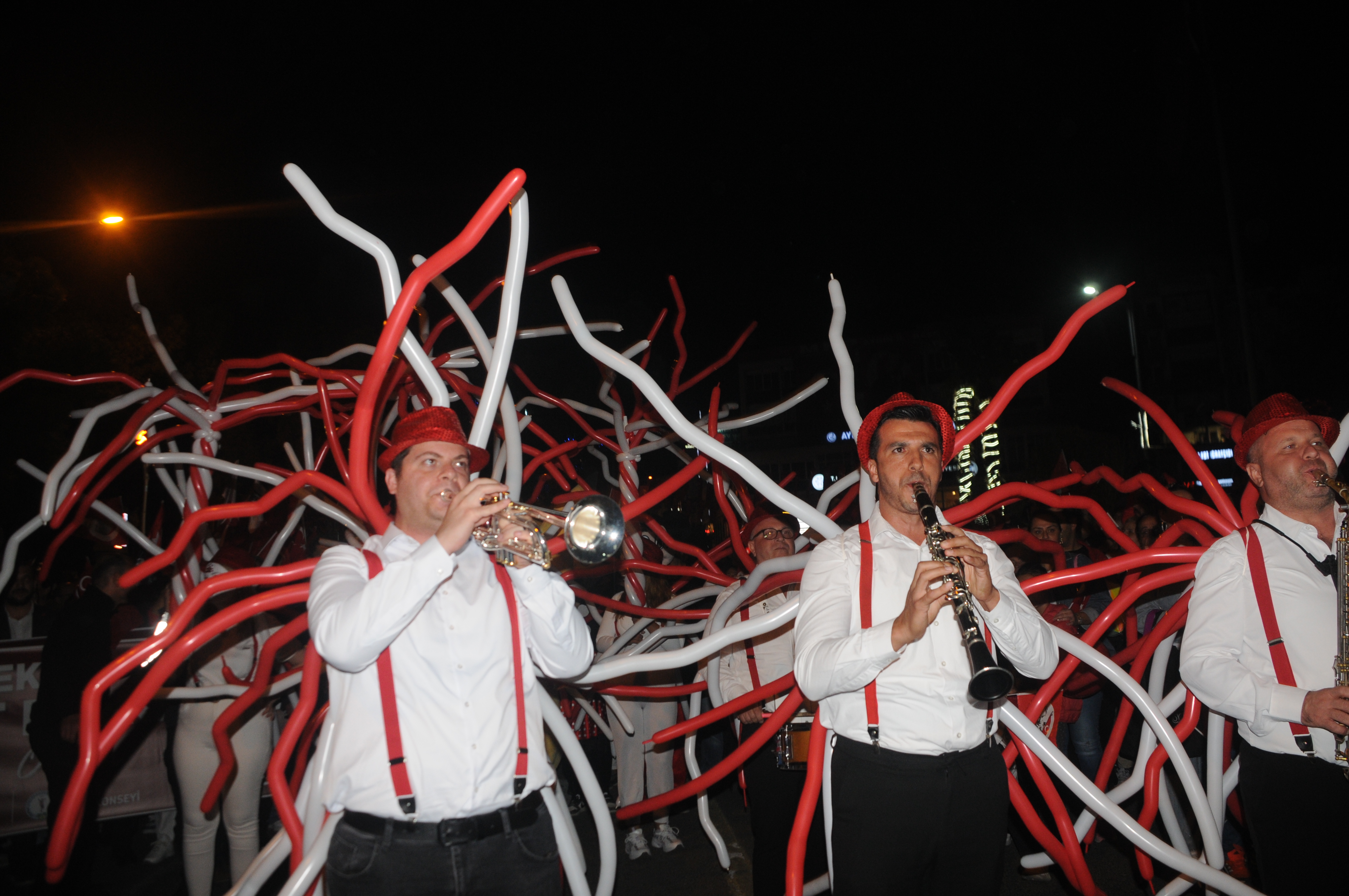 Efelerde Cumhuriyet Icin Yuruduler 610408 A014Fa10D961511146D766F4282E2C6B