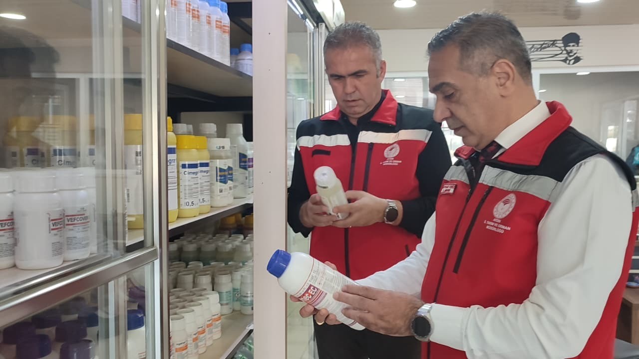 Efelerde Zirai Ilac Ve Gubre Bayileri Denetlendi E7152A89Ec7C31A2F3C3B79C9Ce537A1