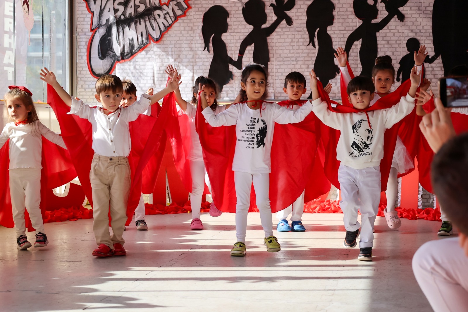 Efelerin Minik Ogrencileri Cumhuriyet Bayramini Kutladi 609887 Bb32677C7D6A3B3705Cde7F0B1B00238