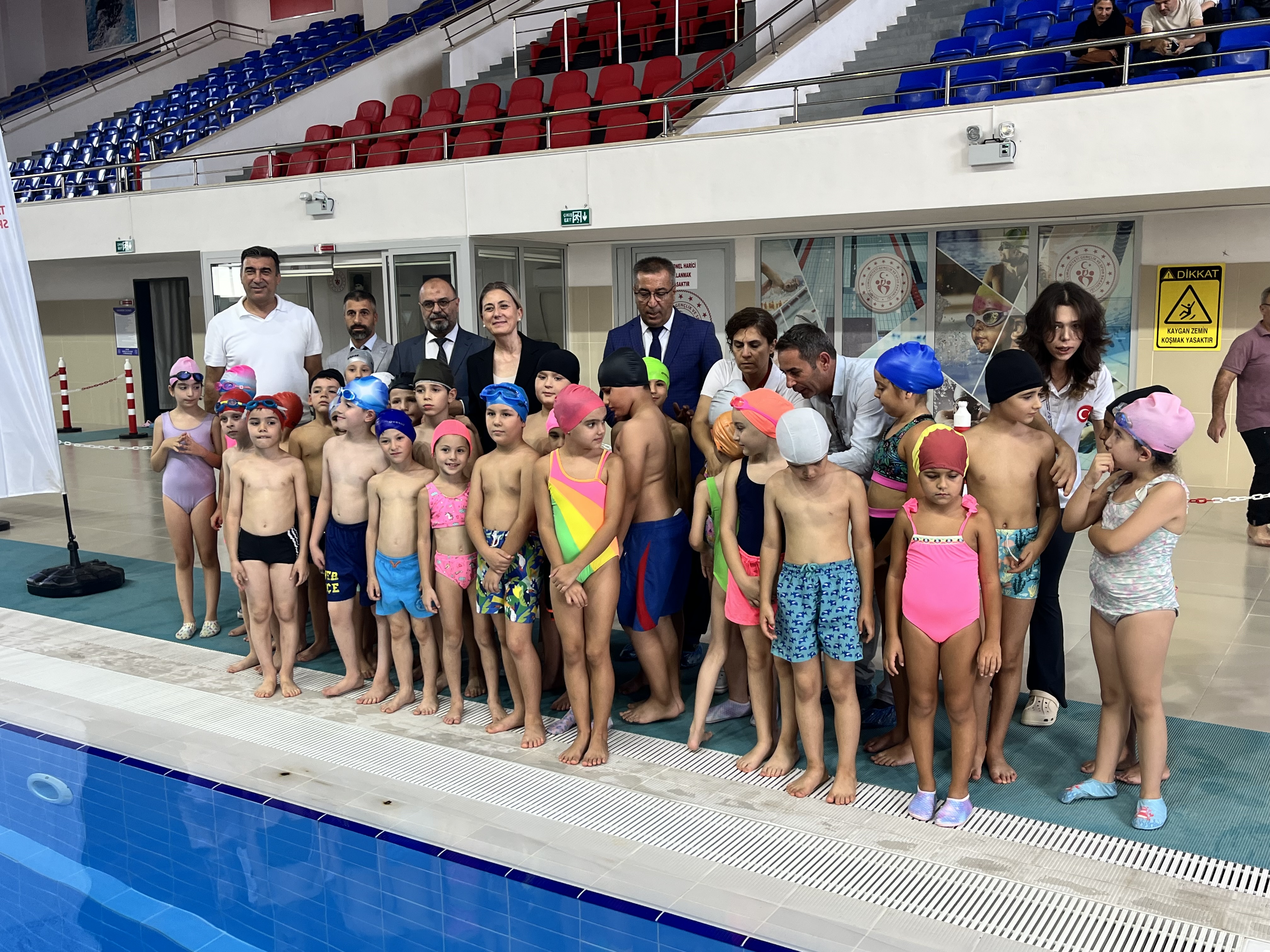 Gelecege Kulac Atiyorum Projesi Basladi Nazillide Yuzme Bilmeyen Ogrenci Kalmayacak 604734 F5B9Fe93C53Bbc05777F6872F724F59D
