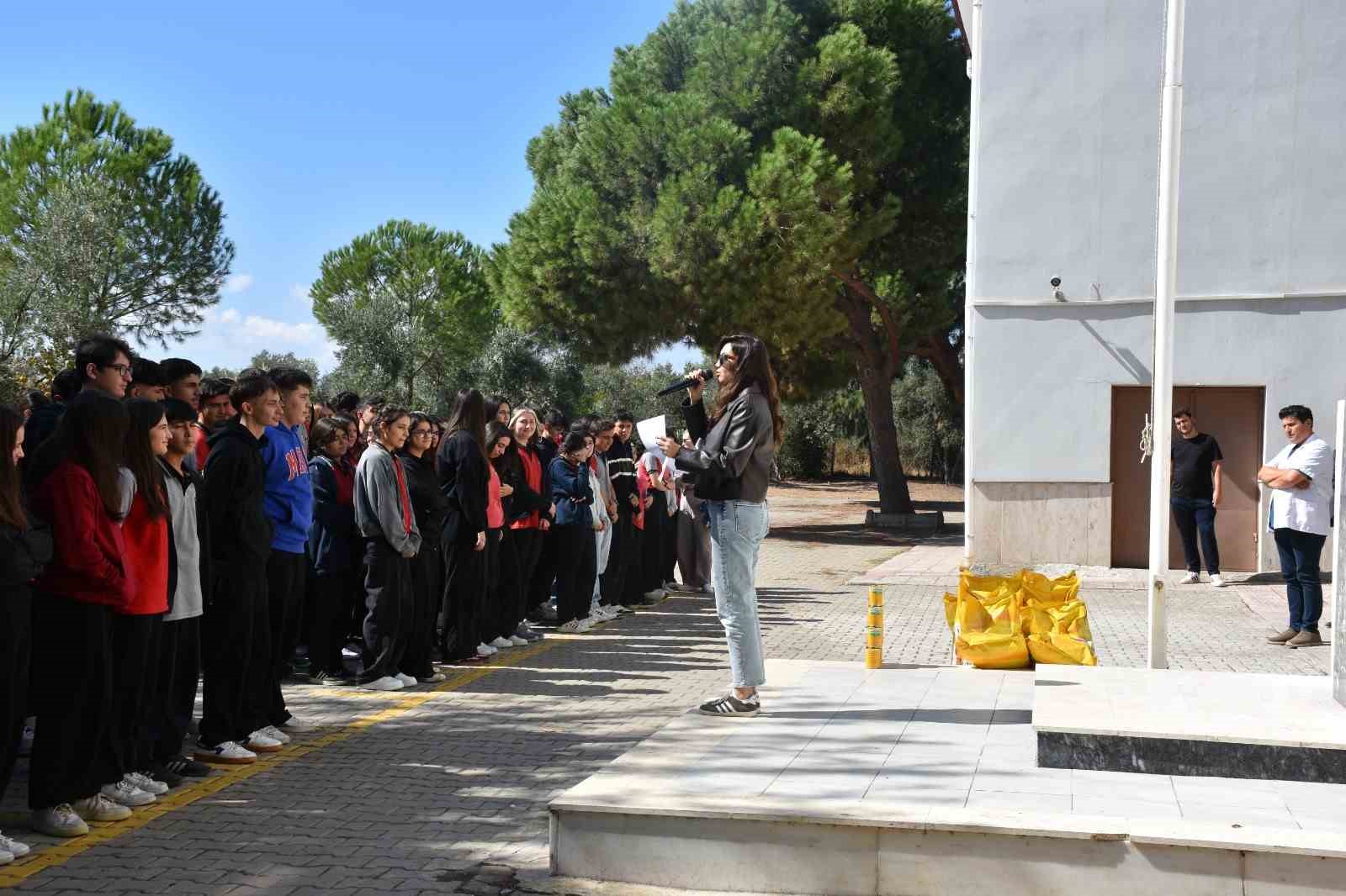 Germencikte Lise Ogrencilerinden Anlamli Bagis 425D0A68E7208Dae3Fd7Eb85C4F8E4A7