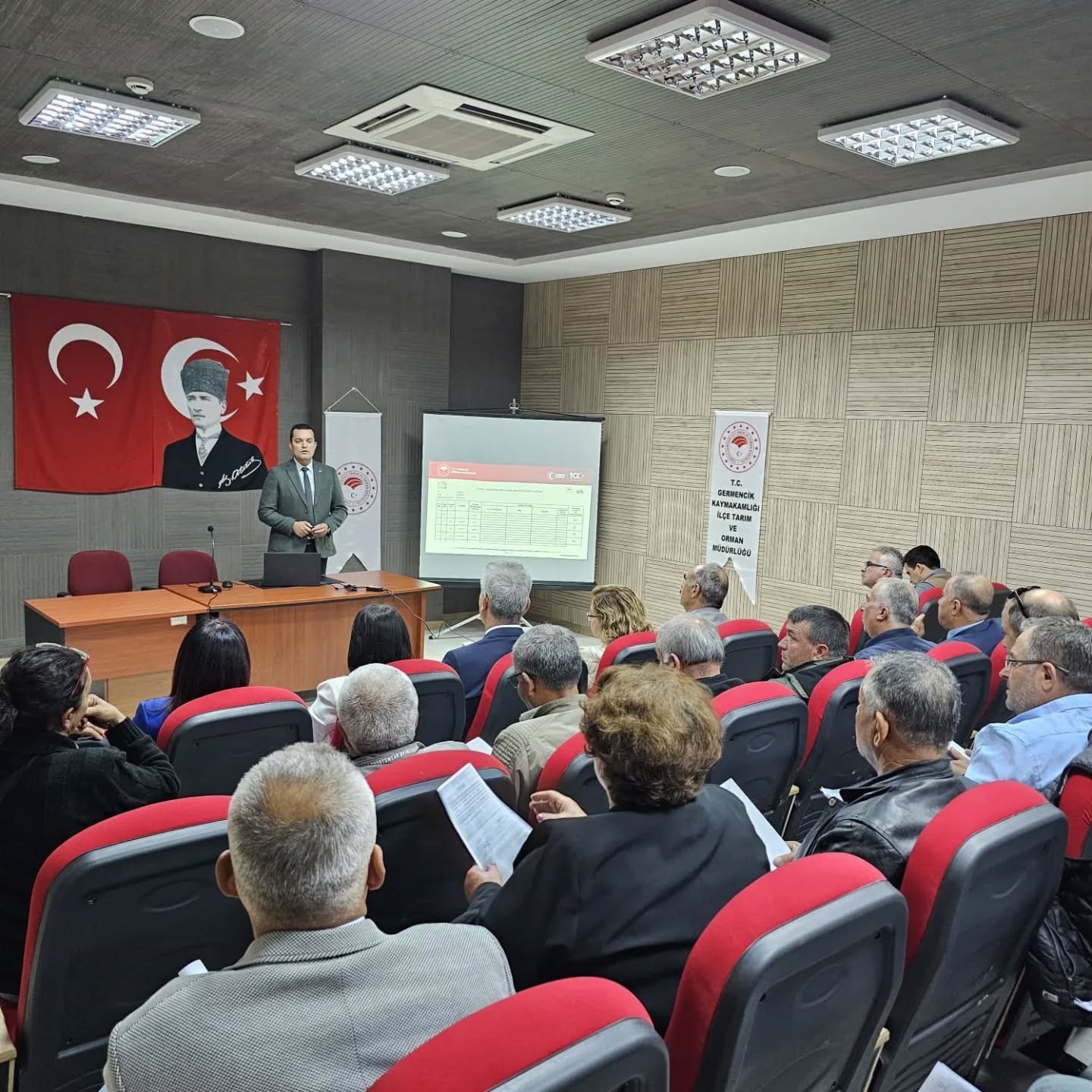 Germencikte Muhtarlar Bilgilendirildi 52E448E011128De82762A83120415B27