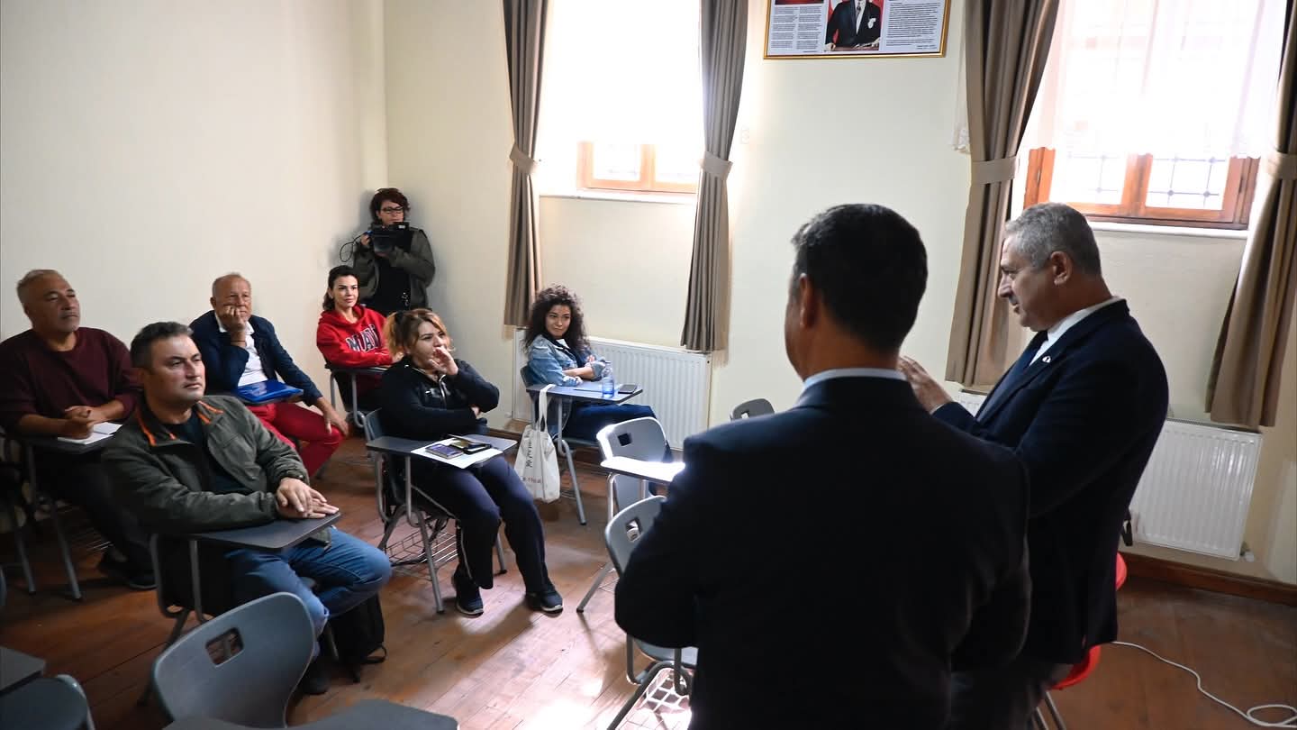 Ilce Milli Egitim Muduru Ataman Kuhemi Ziyaret Etti 607323 F1610B103D7251A73E64D11Ab9180514