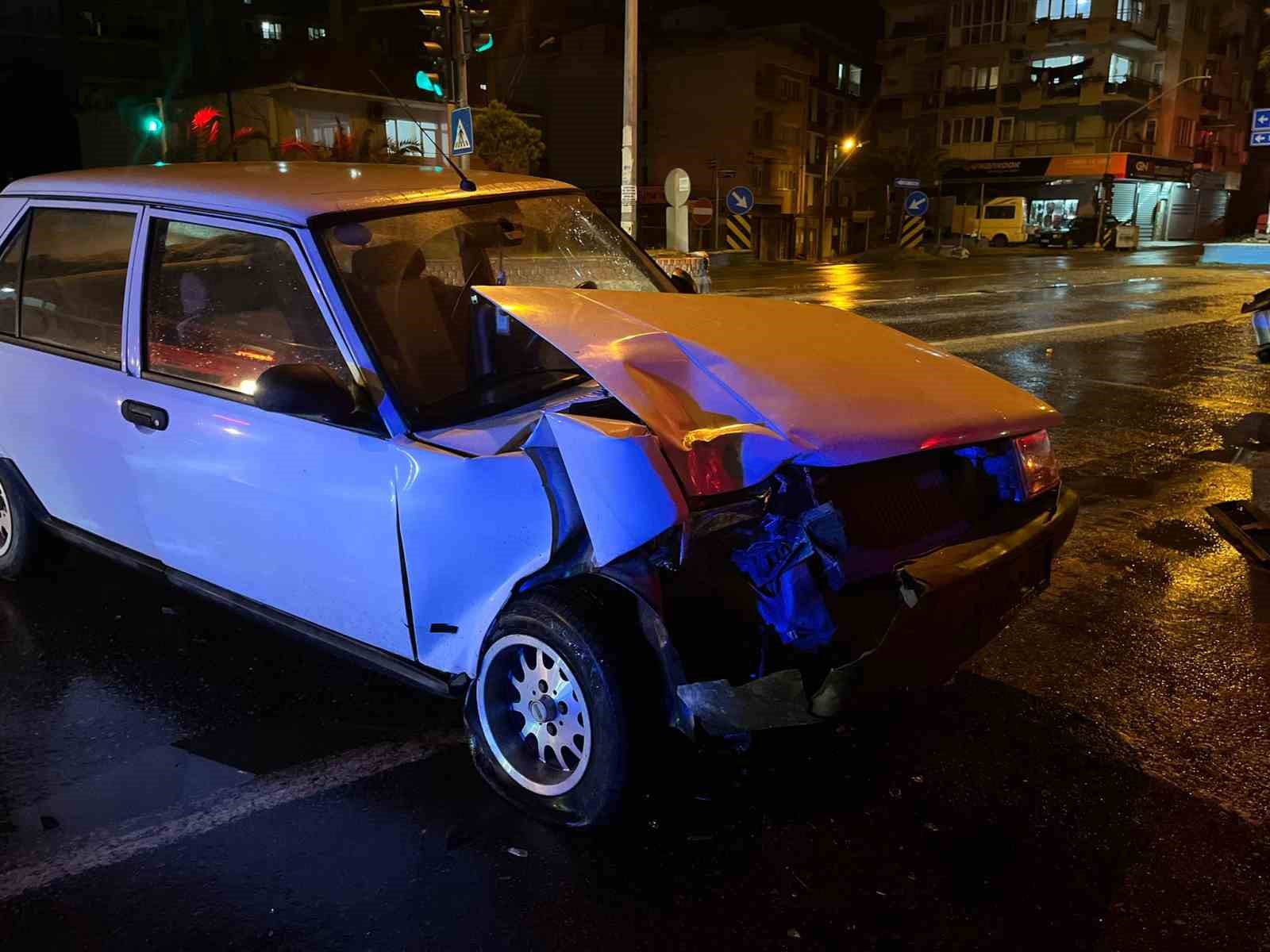 Incirliovada Isikta Bekleyen Araca Otomobil Carpti 3F95D162209B367359518Ce137Bcafb0