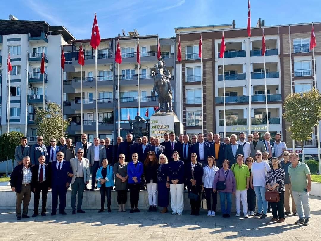 Iyi Partide Yil Donumu Sessizligi Eski Baskan Yonetime Elestiri 609523 F774B2F21D6528D00Ba05B58B10393A5