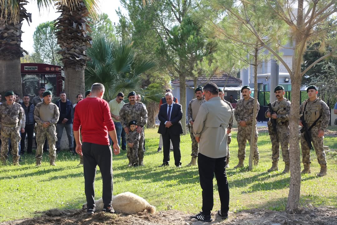 Kahramanlar Suriyeye Dualarla Ugurlandi 607049 Ebf792A47A4D3F87F554Bfa972Fbaf38