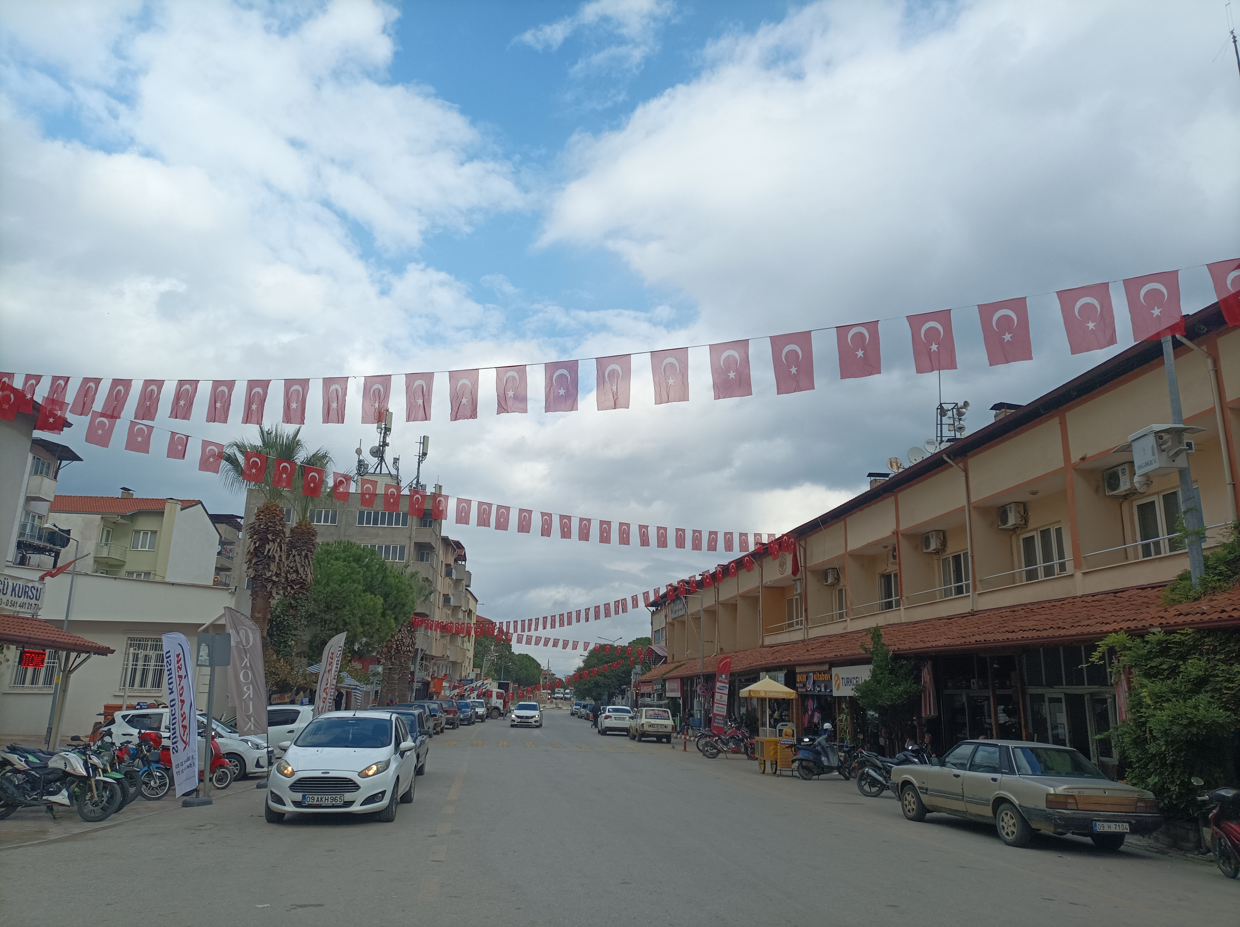 Karacasu Bayrama Hazirlaniyor 609417 Ea1747D81Ab3120596B8Ac510F572F4C