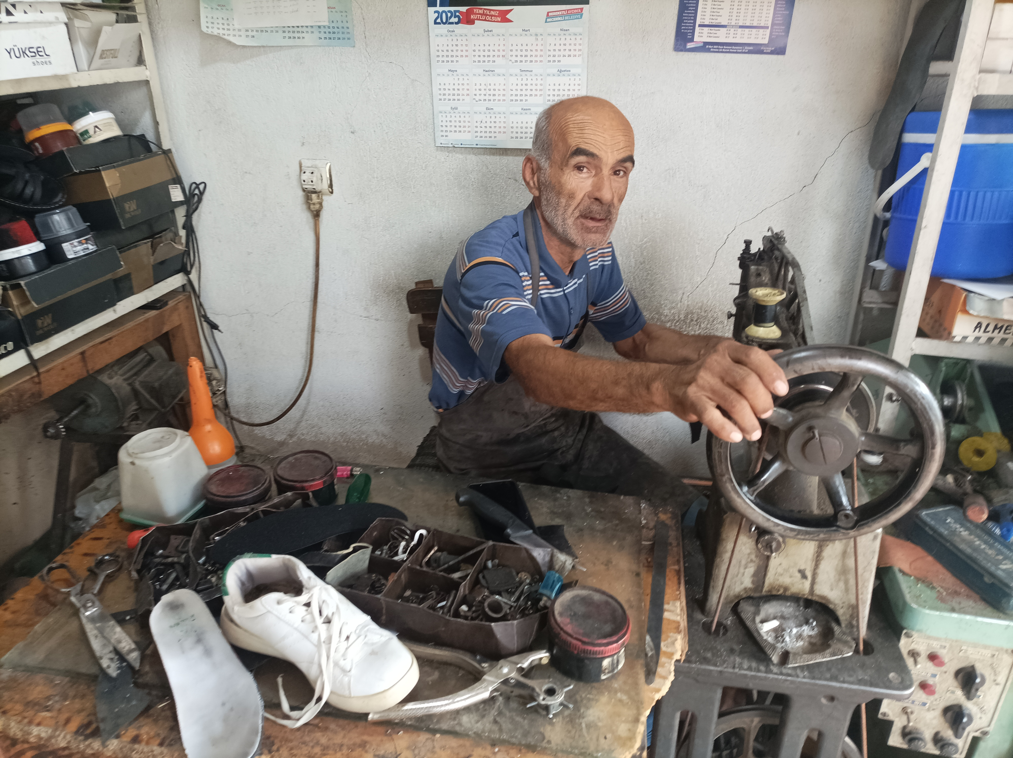 Karacasuda 52 Yillik Ayakkabi Ustasi Yilin Ahisi Secildi 604385 1D3B46Fafc26D4B5Dbfb63Ee7C29Cbe1