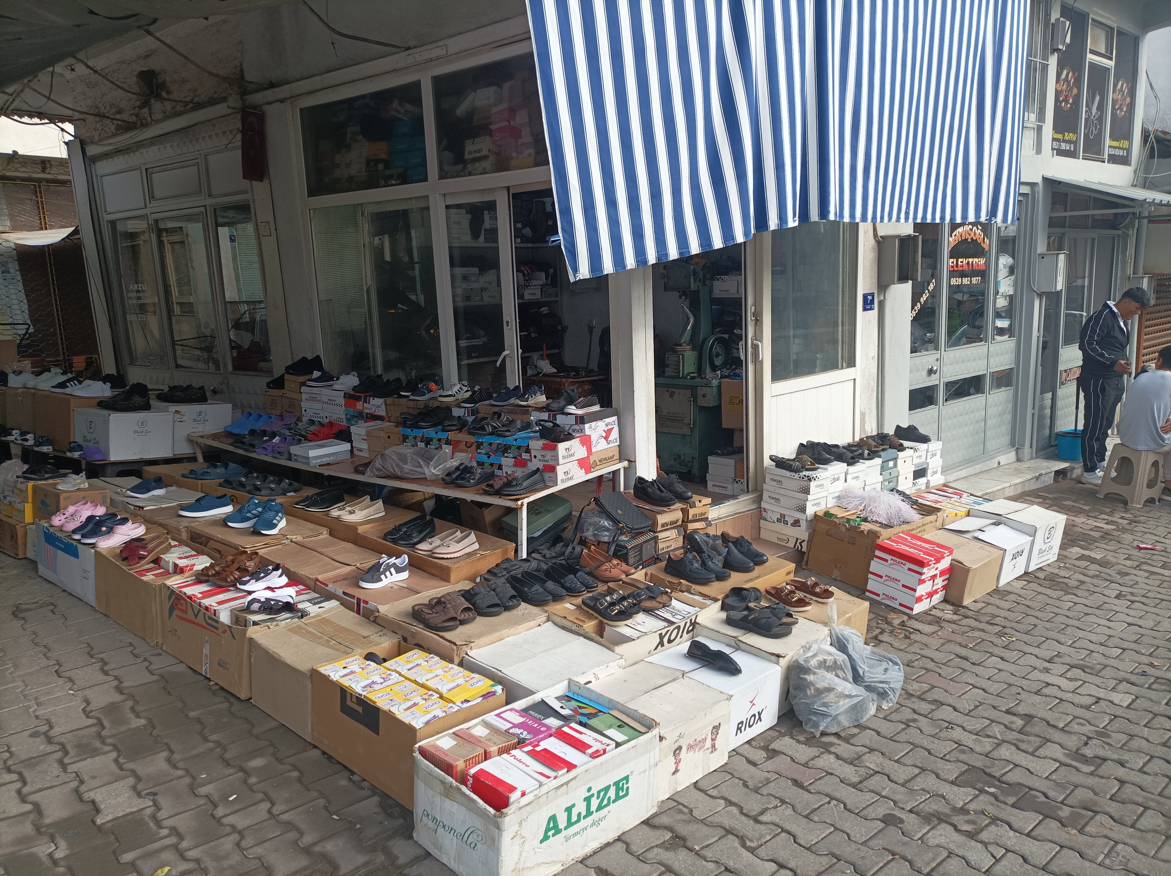 Karacasuda 52 Yillik Ayakkabi Ustasi Yilin Ahisi Secildi 604385 4B01B650Ce32A8447066E1880A8Dd4D4